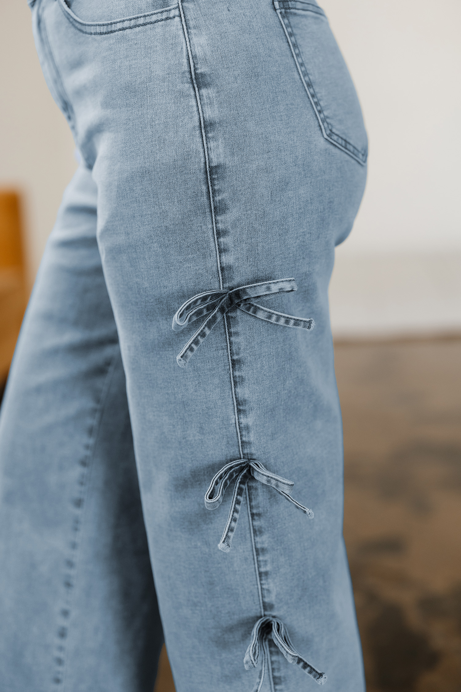 White Bow Knot Side Detail Straight Leg Loose Jeans