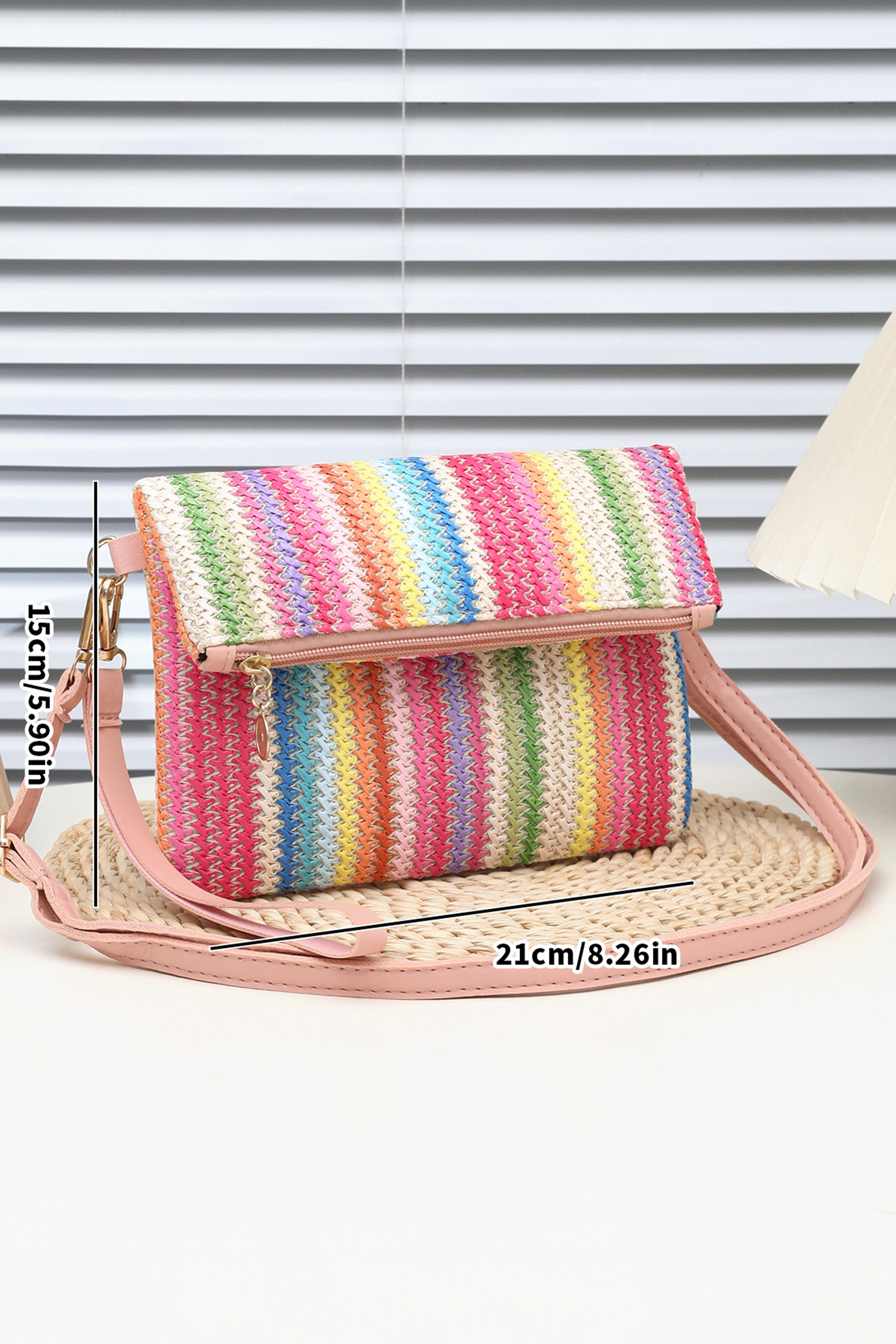White Daisy Flower Straw Woven Zip Folded Magnetic Button Shoulder Bag