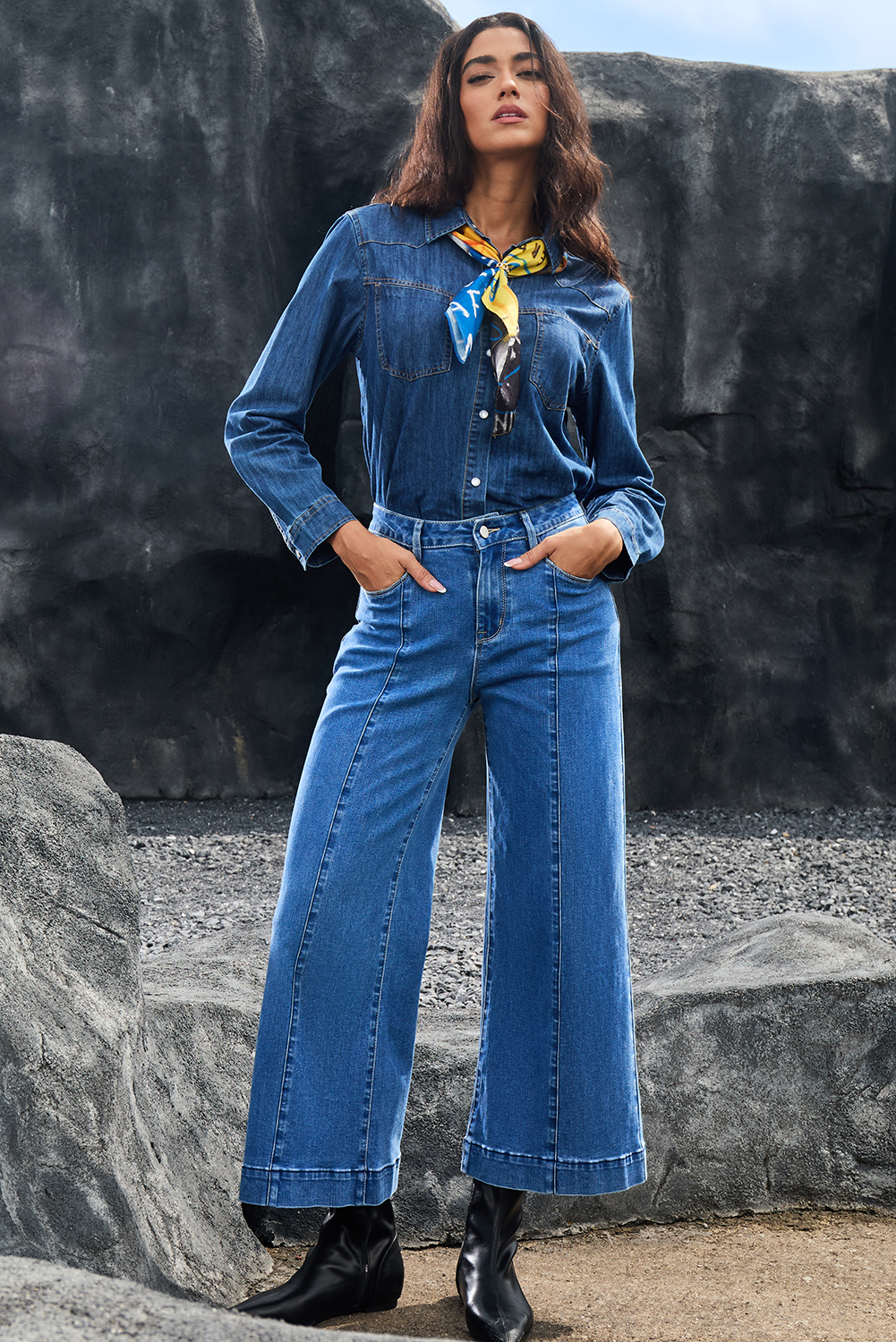 Black Plain Seam Detail Flared Bottom Ankle Length Jeans