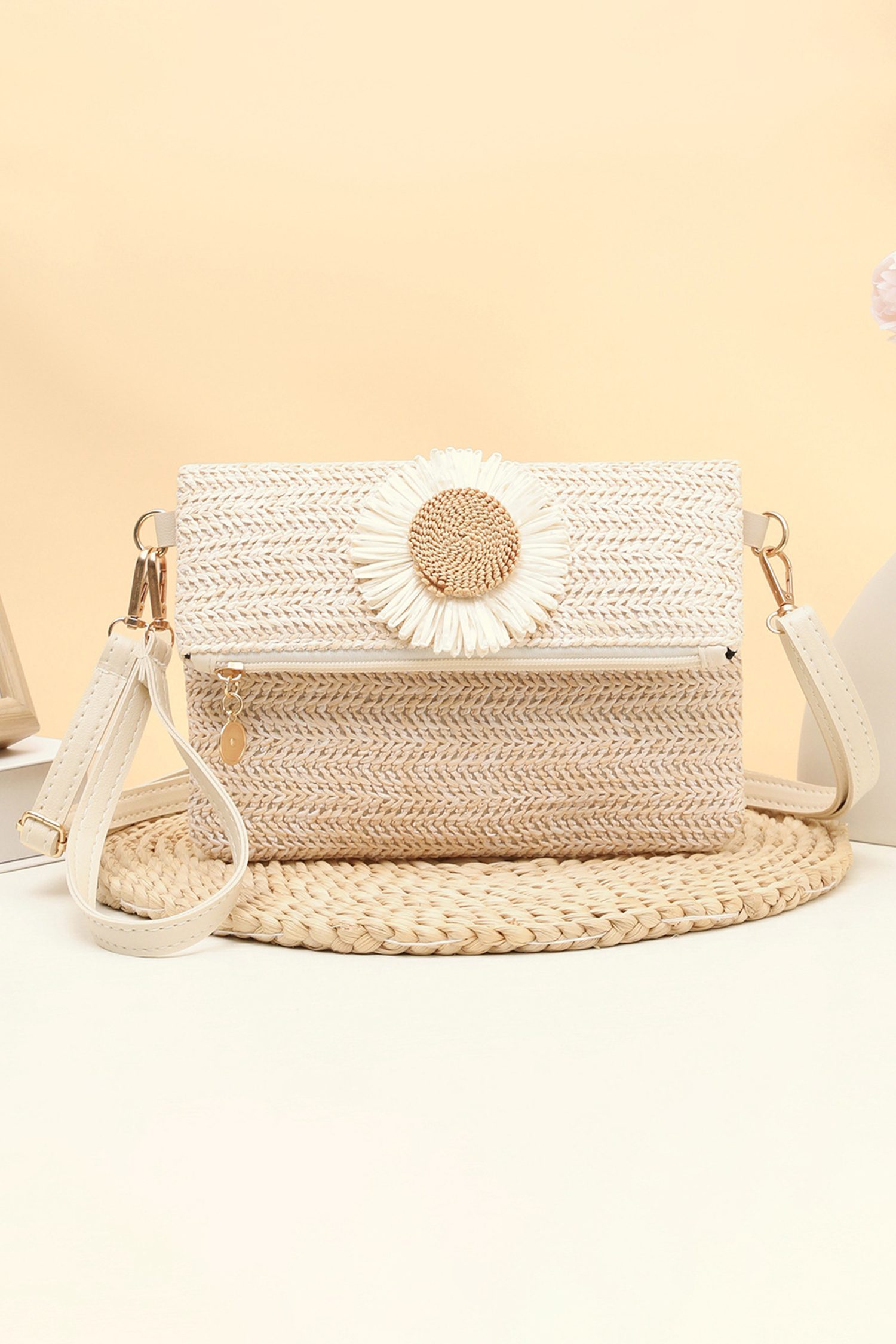 White Daisy Flower Straw Woven Zip Folded Magnetic Button Shoulder Bag