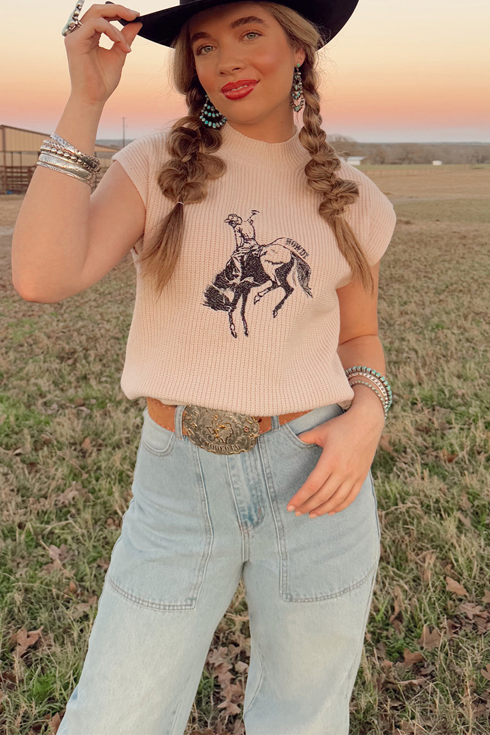 Black Western Cowboy Embroidery Round Neck Sleeveless Sweater