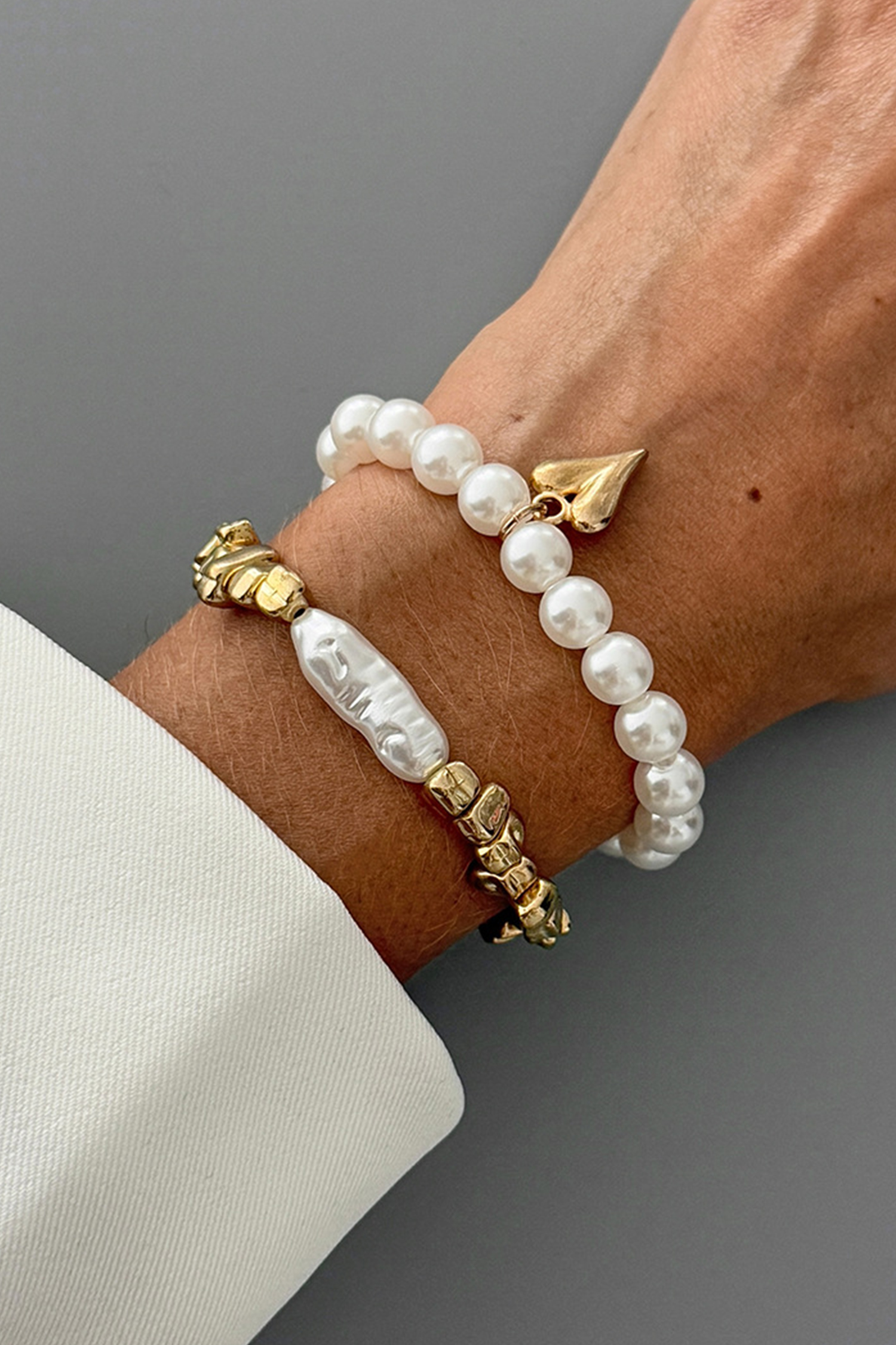 Gold Plated Irregular Bead Pearl Contrast Heart Decor 2pcs Bracelet Set
