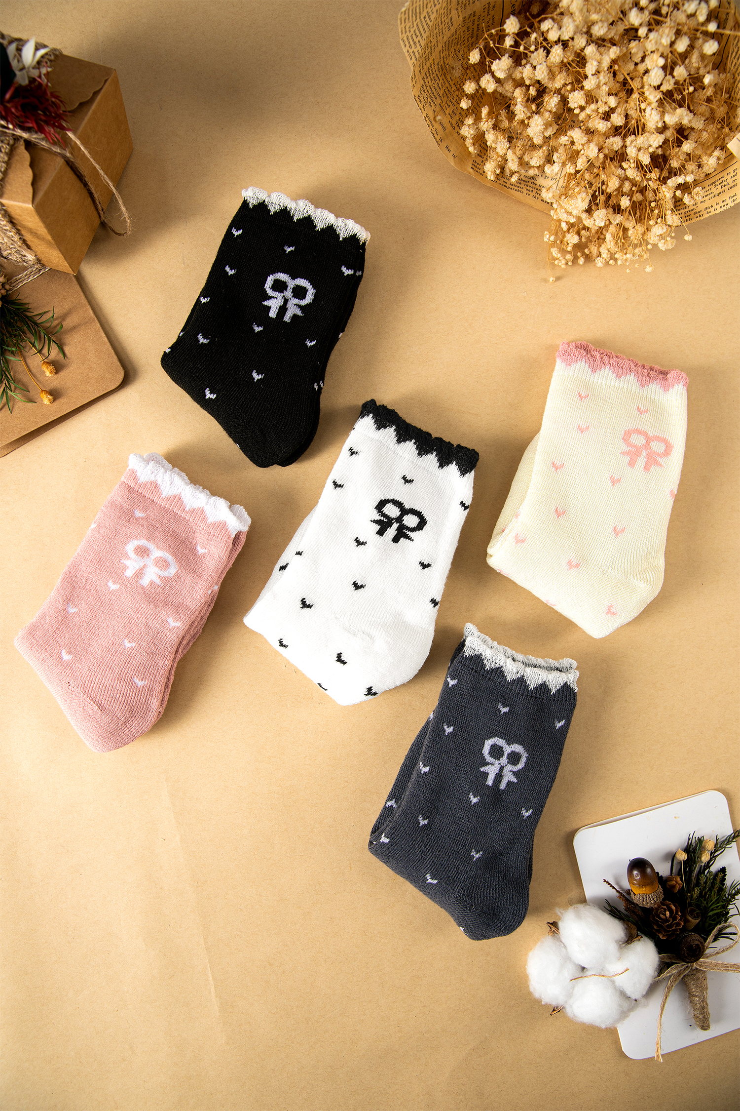 White 5 Pairs Cute Bow Tiny Hearts Printed Crew Socks
