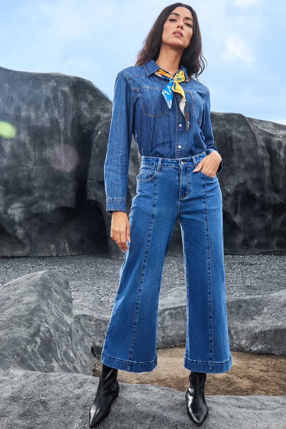 Black Plain Seam Detail Flared Bottom Ankle Length Jeans