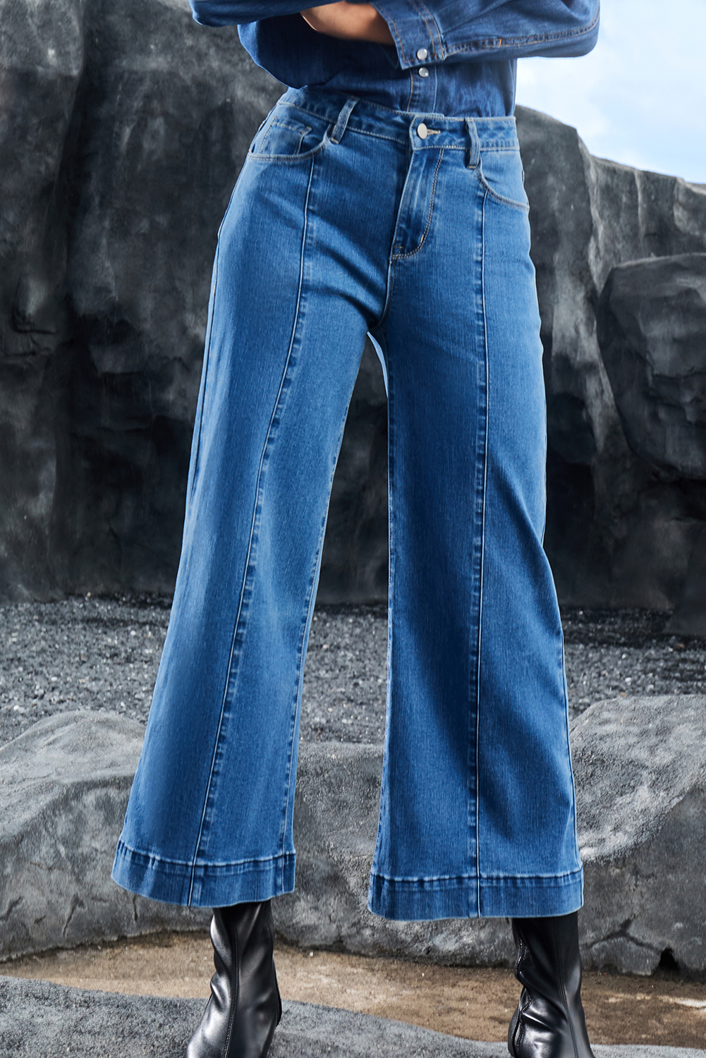 Black Plain Seam Detail Flared Bottom Ankle Length Jeans