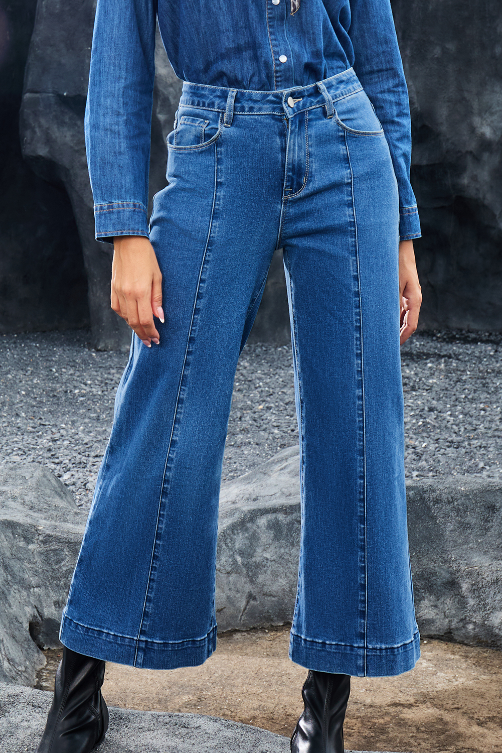 Black Plain Seam Detail Flared Bottom Ankle Length Jeans