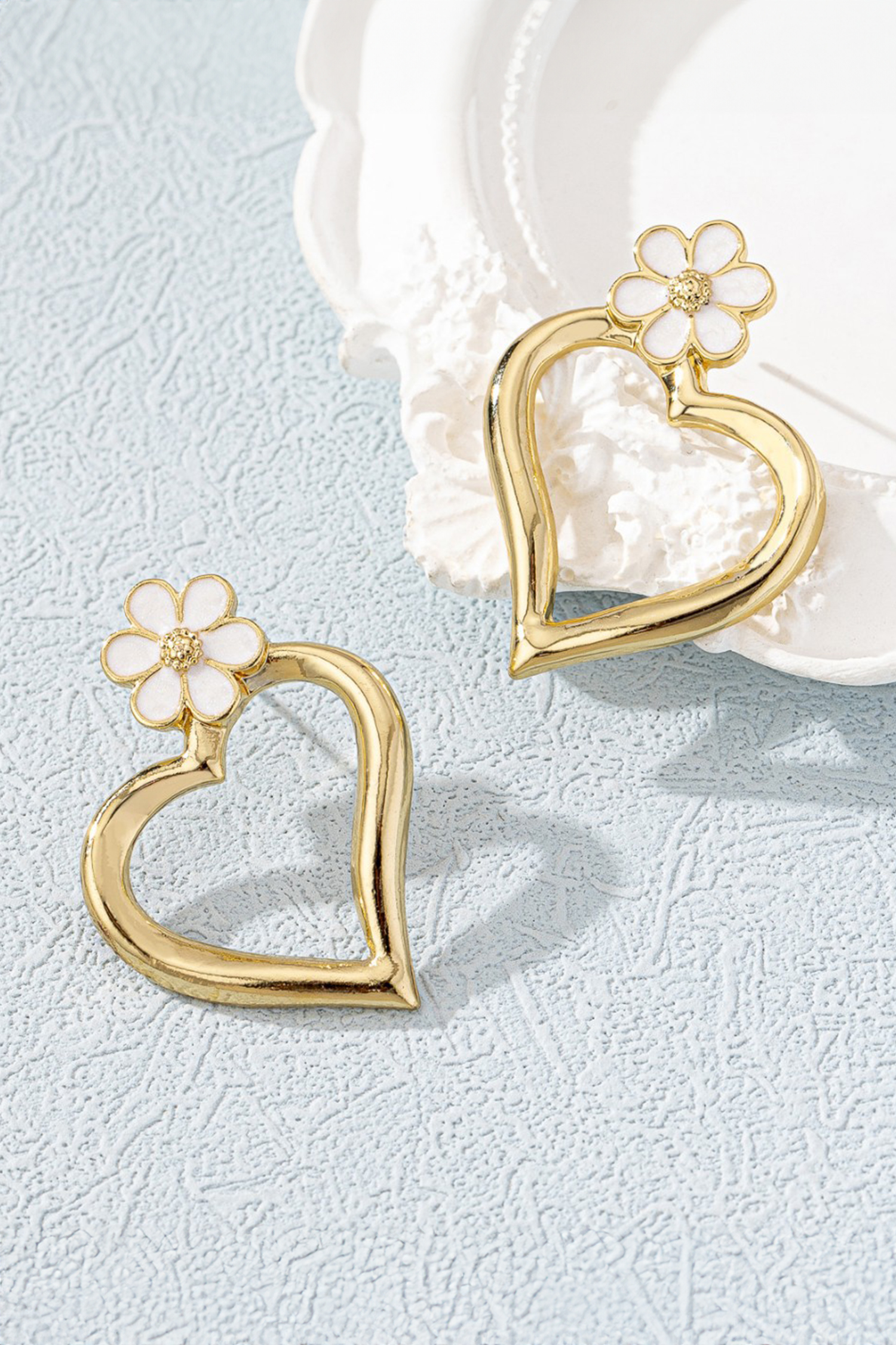 Gold Daring Hollowed Heart Dainty Flower Studded Earrings