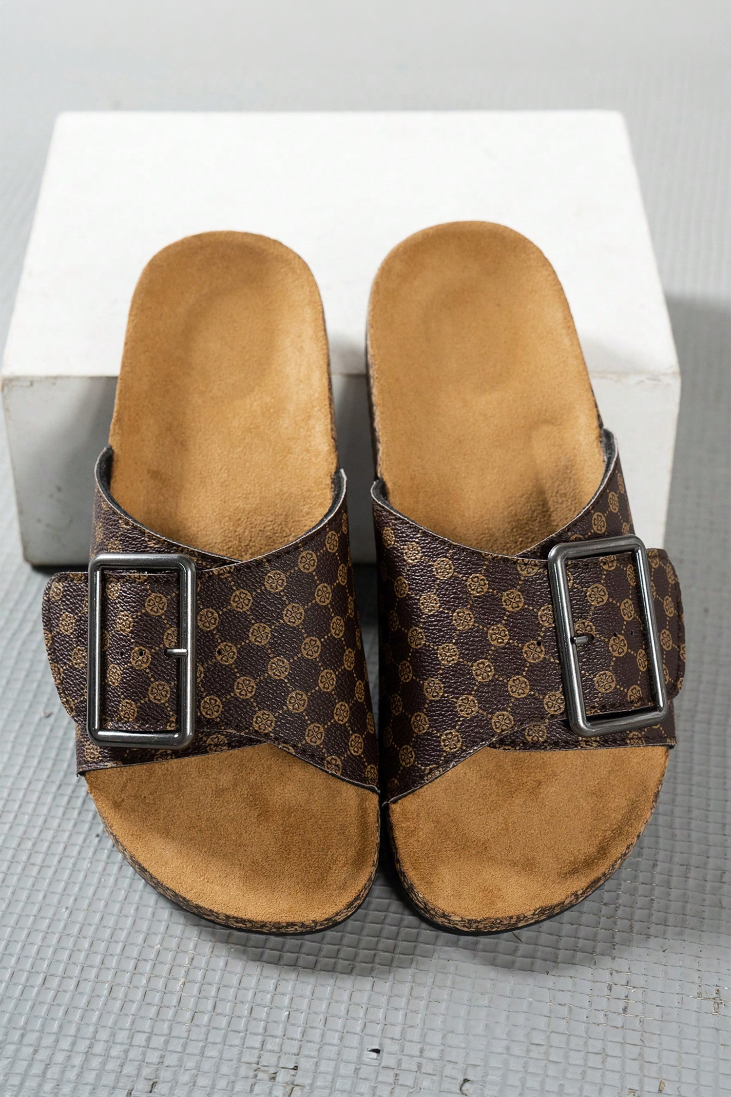 Coffee Retro Geometric Print Buckle Strap Flat Slippers