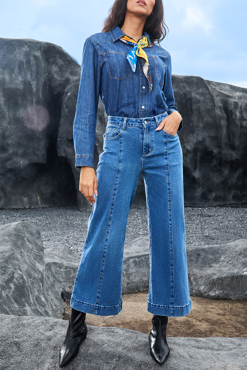 Black Plain Seam Detail Flared Bottom Ankle Length Jeans