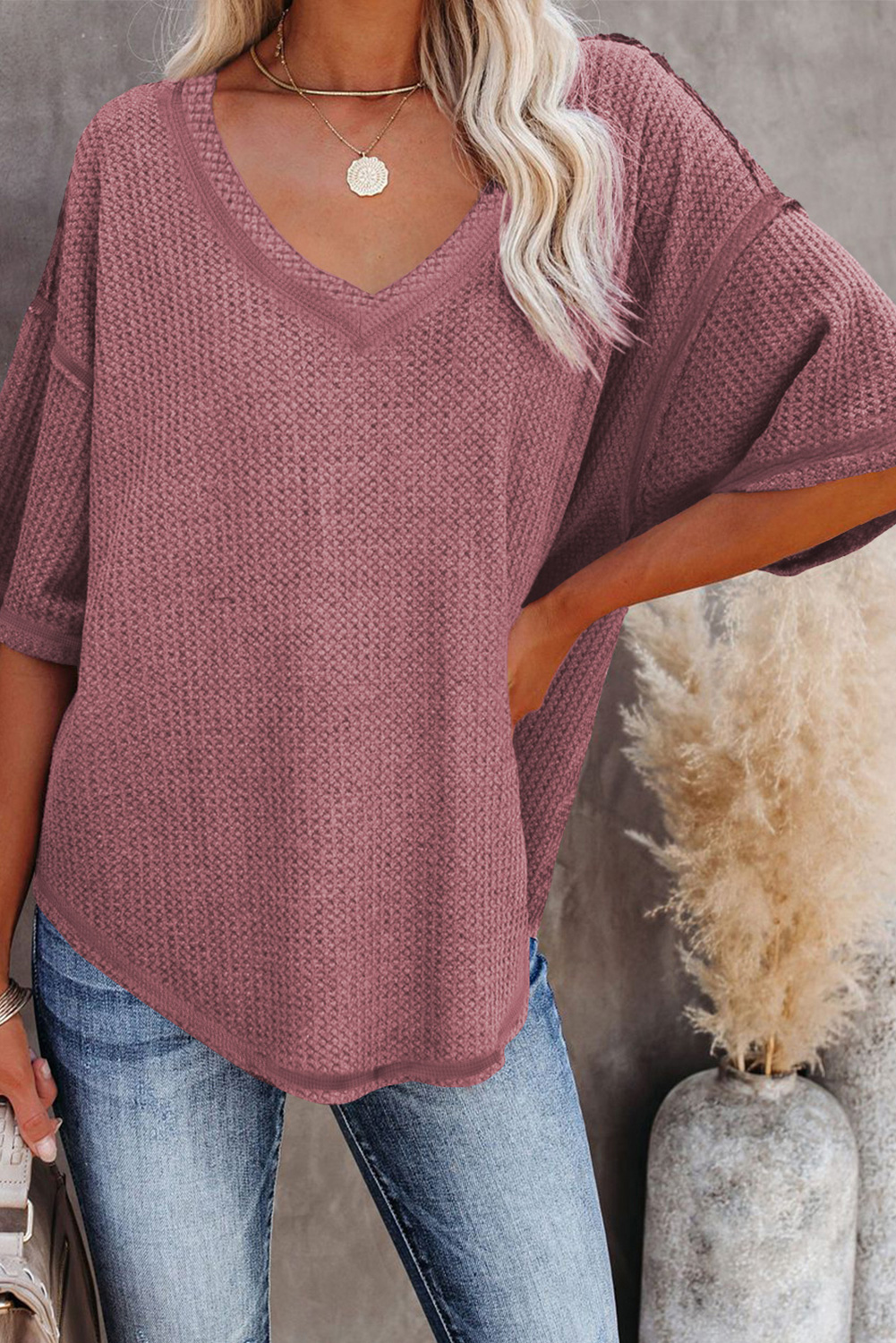 White Exposed Seam Half Sleeve Knitted V Neck Textured Top