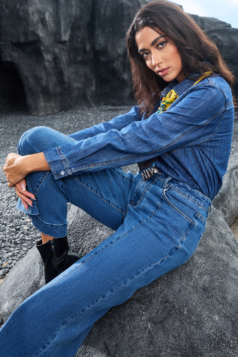 Black Plain Seam Detail Flared Bottom Ankle Length Jeans