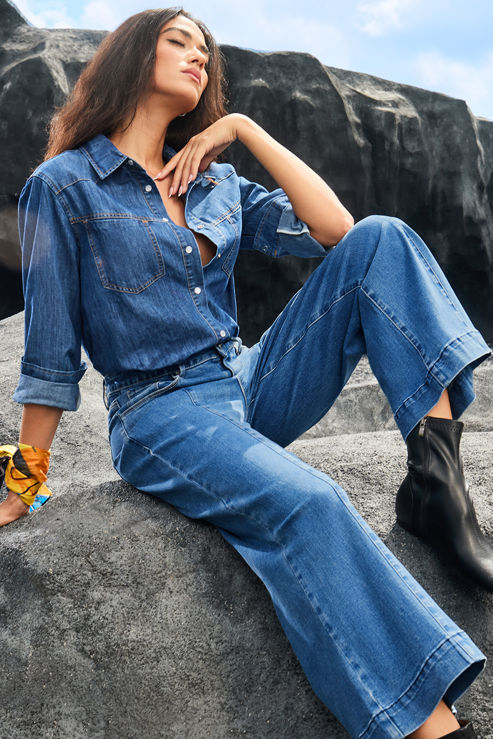 Black Plain Seam Detail Flared Bottom Ankle Length Jeans