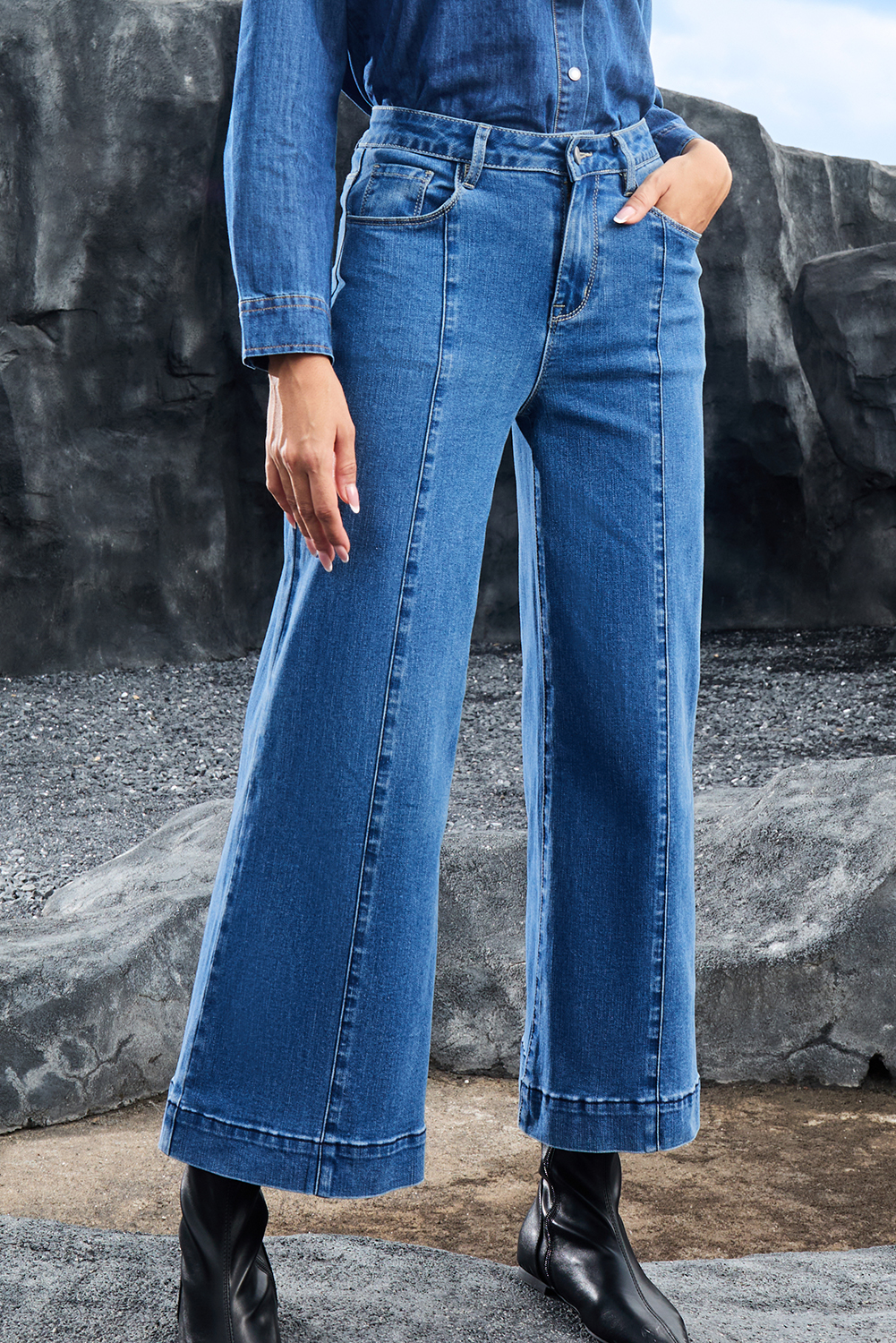 Black Plain Seam Detail Flared Bottom Ankle Length Jeans