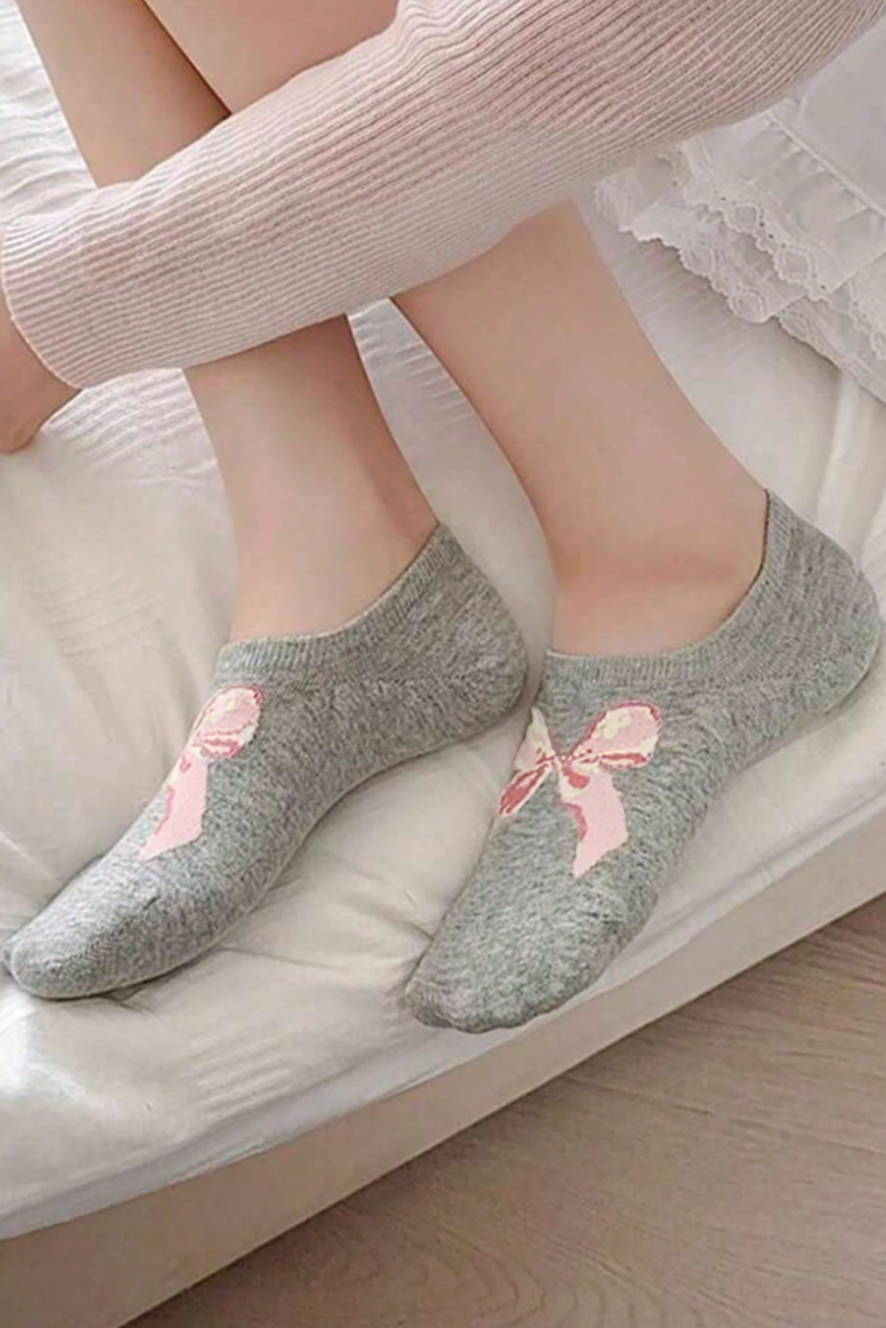 Gray Bow Knot Soft No Show Socks
