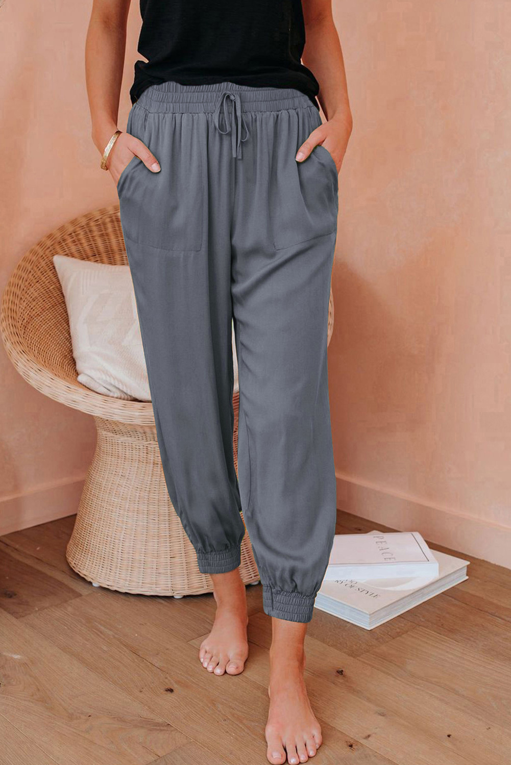Black Drawstring Elastic Waistband Pocketed Cropped Jogger Pants