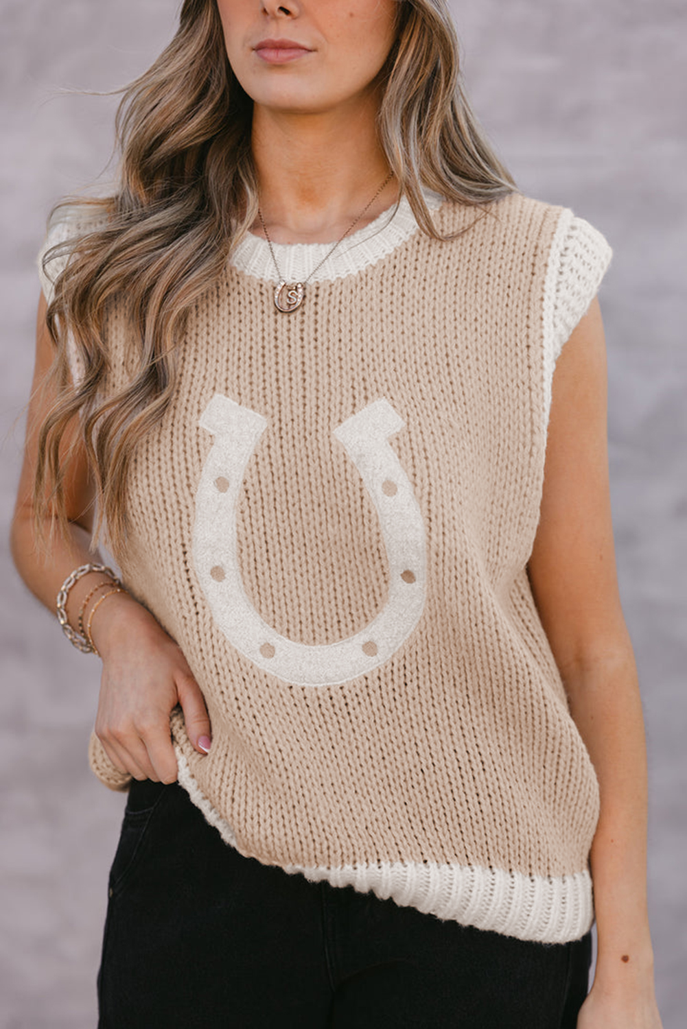 Oatmeal Woven Horseshoe Color Contrast Trim Sweater Vest