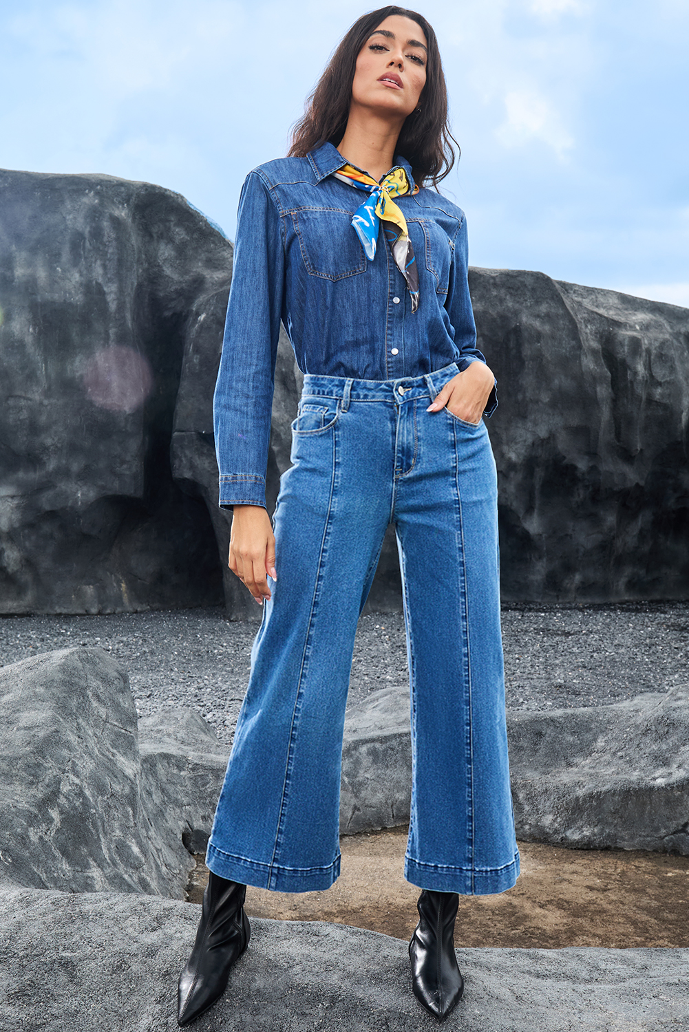 Black Plain Seam Detail Flared Bottom Ankle Length Jeans
