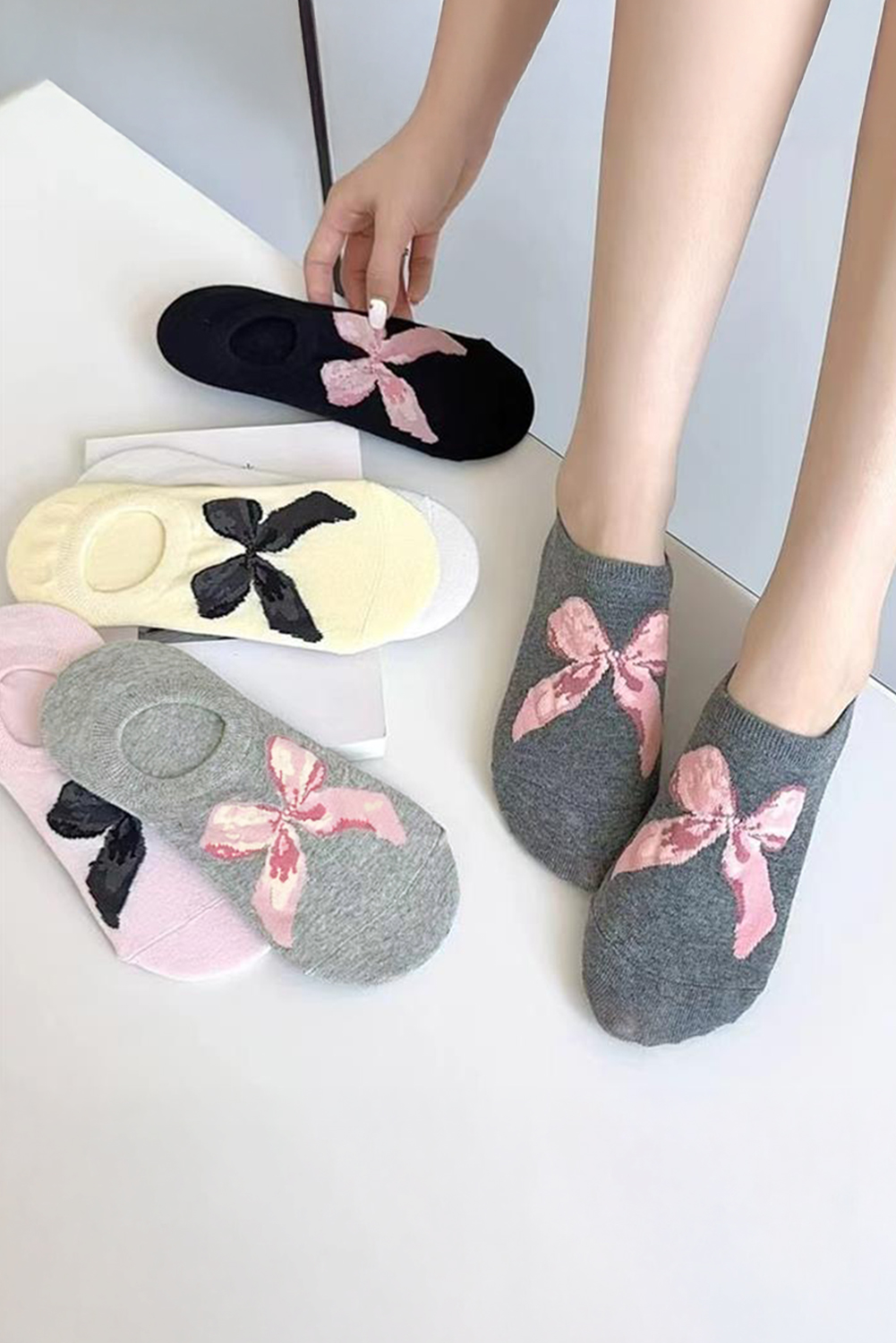 Gray Bow Knot Soft No Show Socks