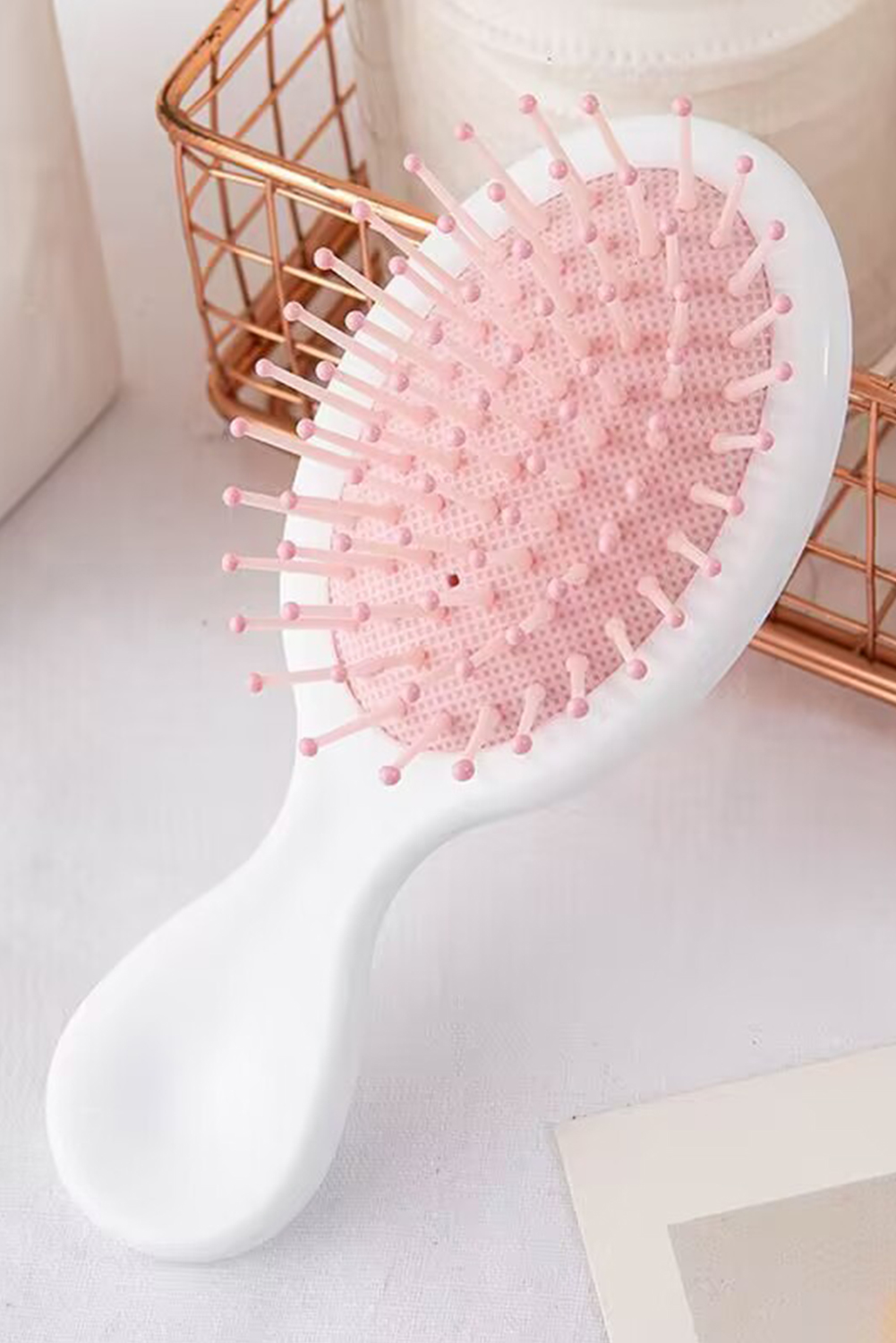 White 3D Cute Bow Air Cushion Message Comb