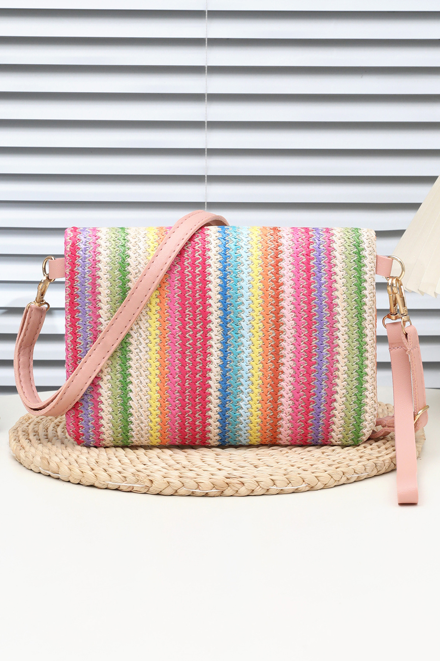 White Daisy Flower Straw Woven Zip Folded Magnetic Button Shoulder Bag