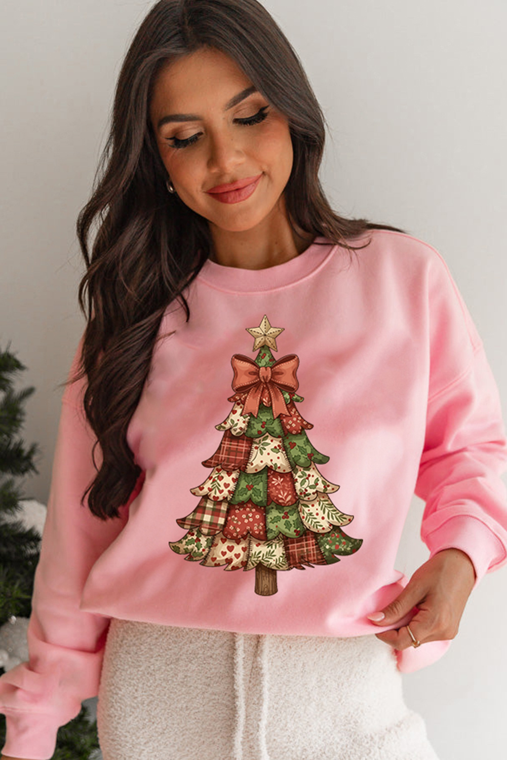 Pink Christmas Tree Graphic Womens Baggy Sweatshirt