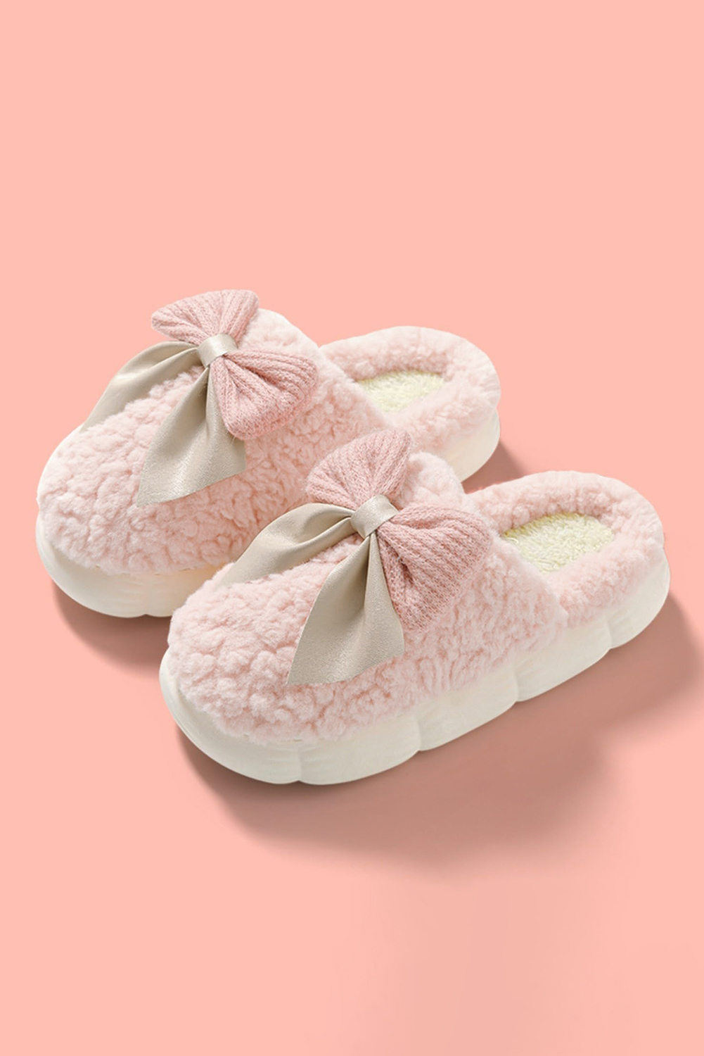 White Contrast Bowknot Applique Plush Winter Slippers (Colors May Differ by Batch)