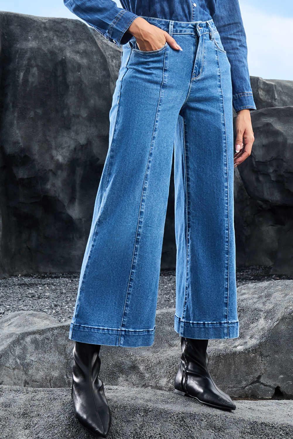 Black Plain Seam Detail Flared Bottom Ankle Length Jeans
