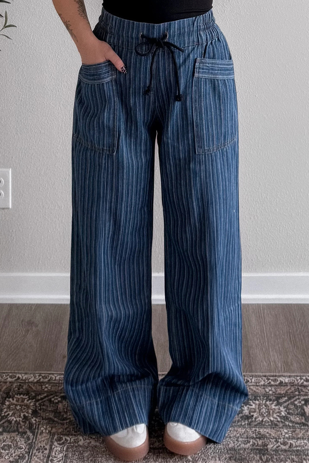 Blue Stripe Contrasted Drawstring Pocketed Loose Jeans