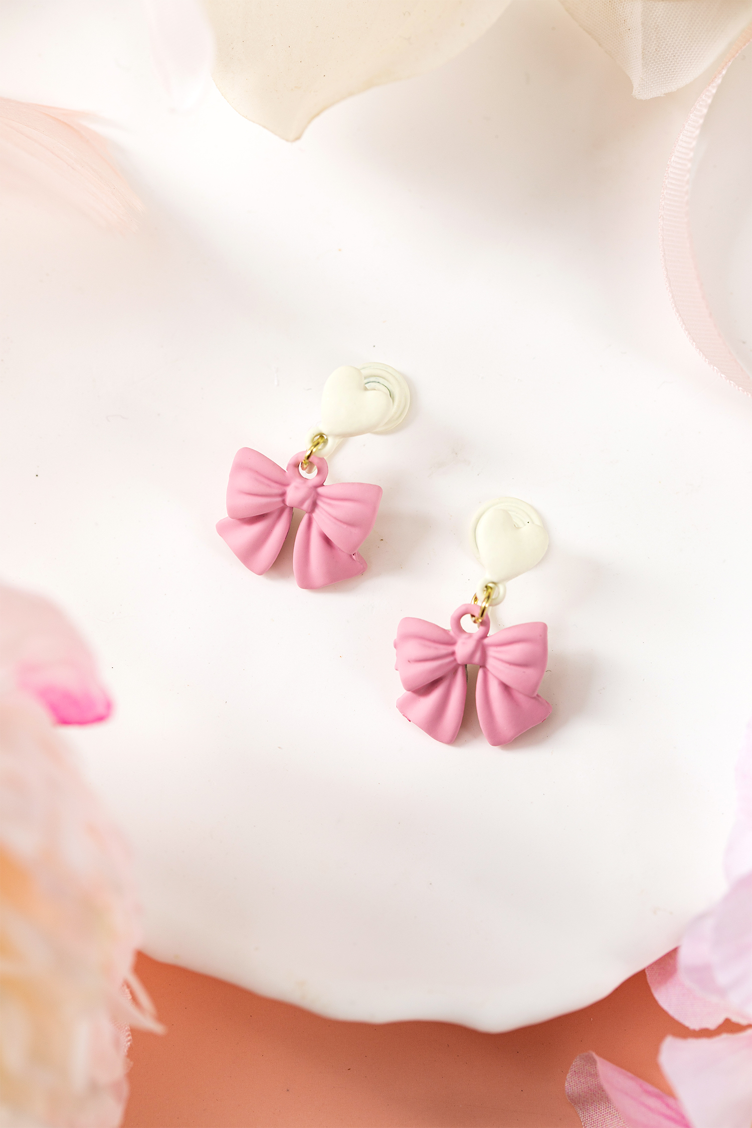Pink Cute Bow Charm Contrasted Clip On Earrings