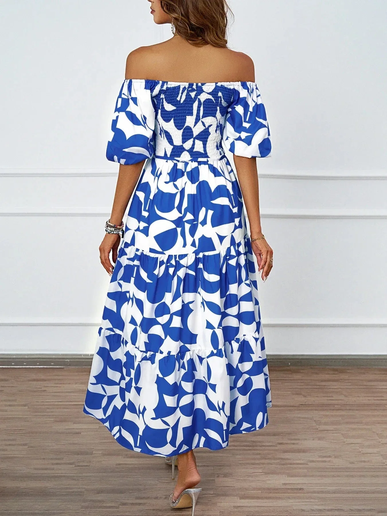 Robe à motifs floraux midi bohème