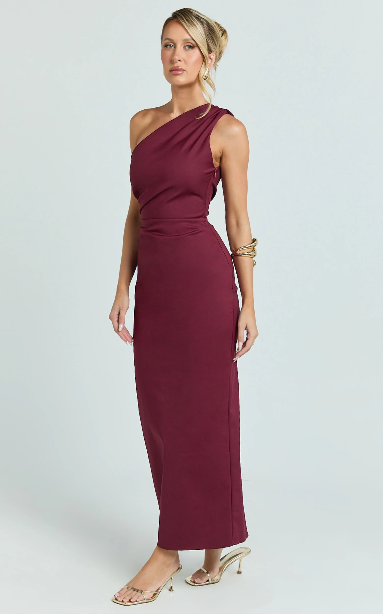 One Shoulder Fitted Dress in Wine
