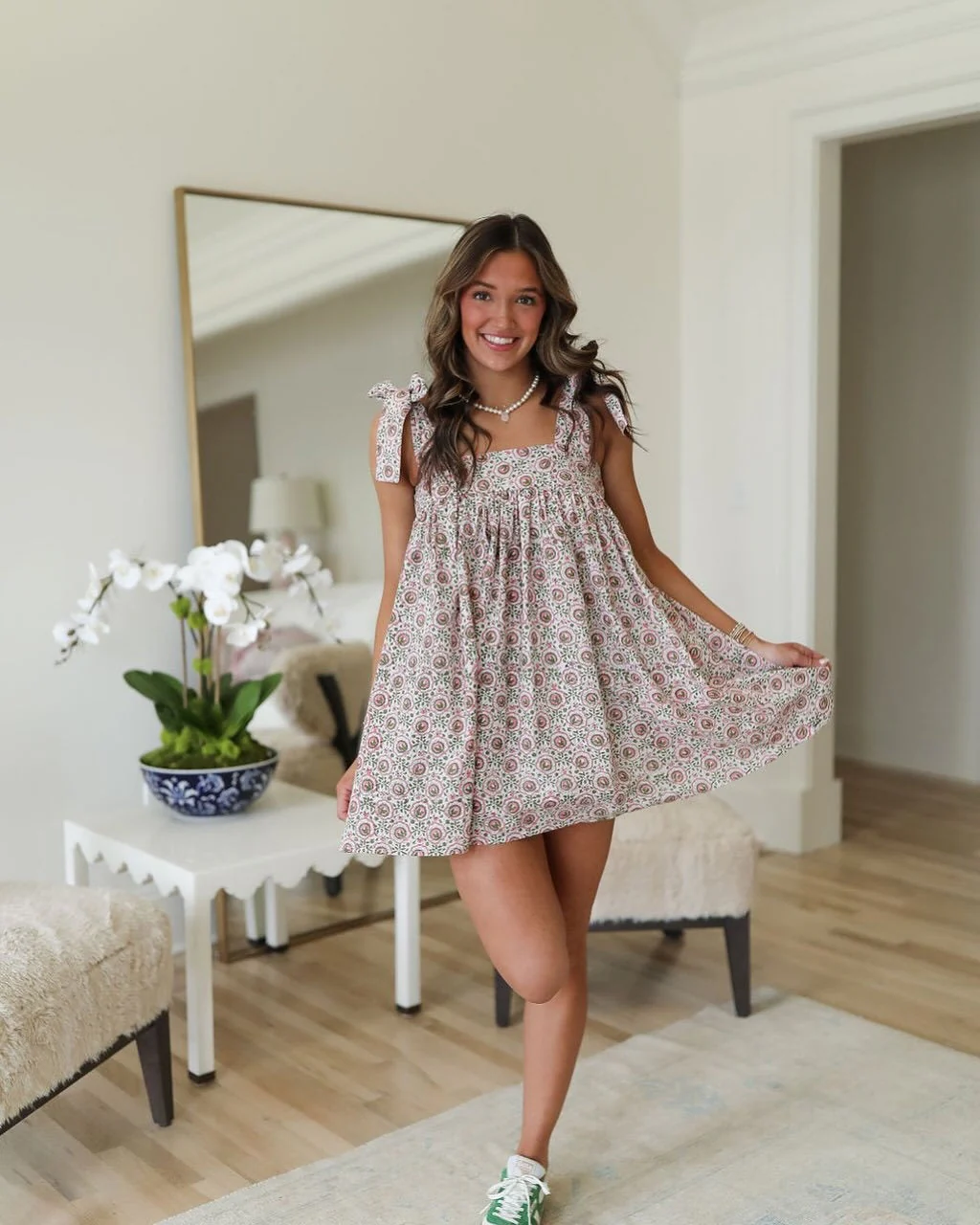 Nea | Short floral dress with straps