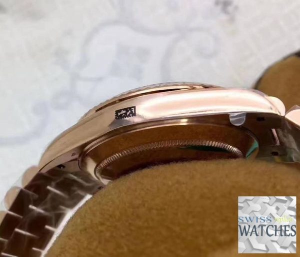 ROLEX DAY DATE GREEN DIAL SAPPHIRE CRYSTAL 40MM SWISS REPLICA 228235.6