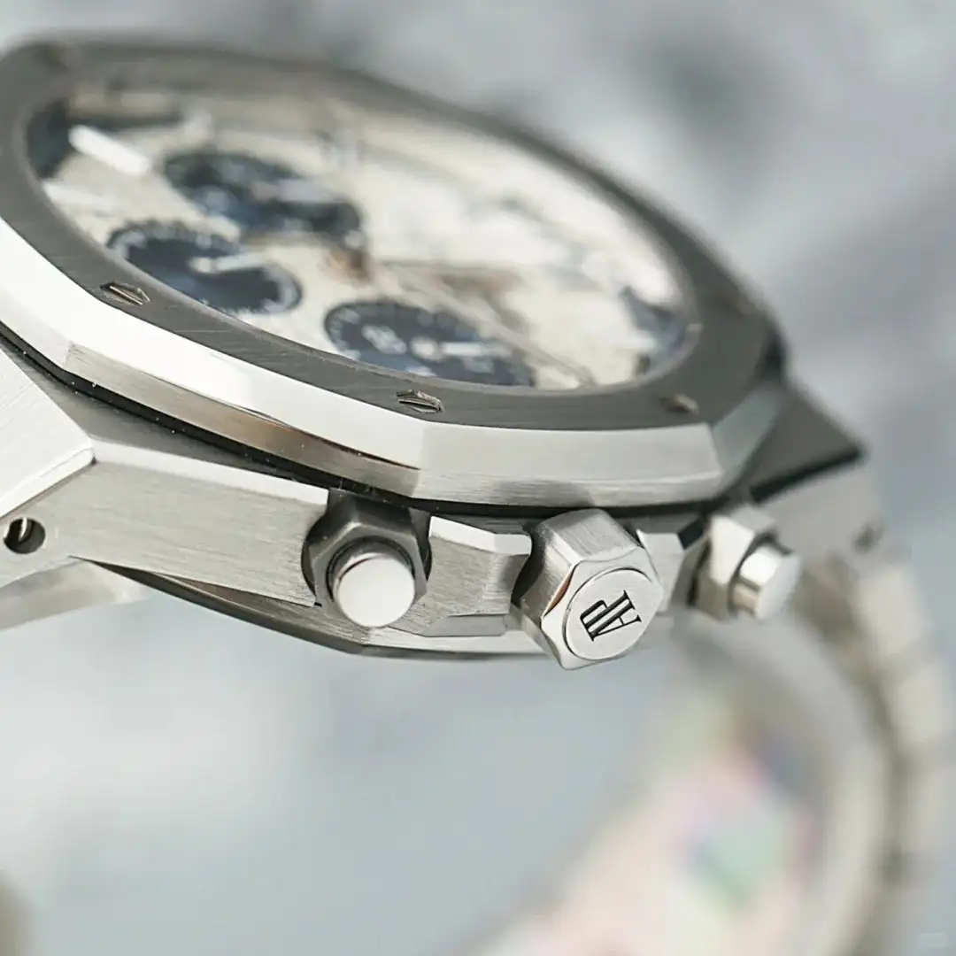 Audemars Piguet Royal Oak Offshore Selfwinding Chronograph Silver 26315ST.OO.1256ST.01