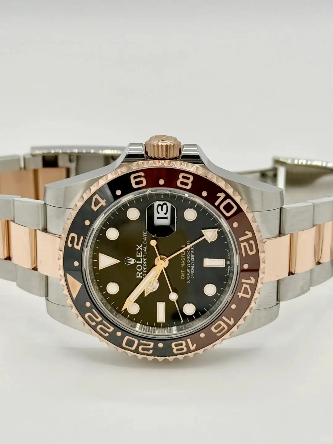 Rolex GMT-Master II Oyster 40 mm Oystersteel and Everose gold 126711CHNR