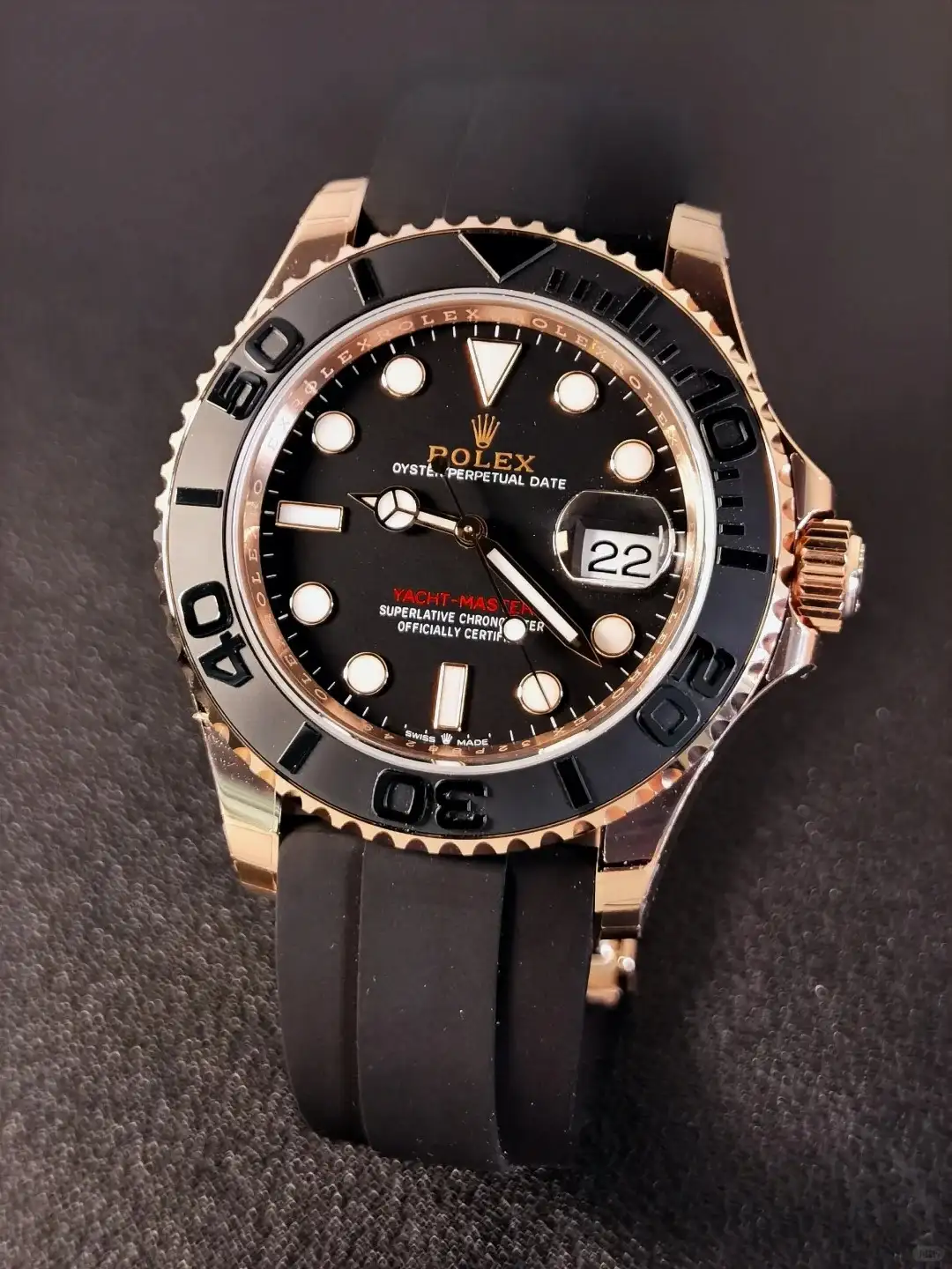 Rolex Yacht-Master 40 Oyster 40 mm Everose gold 126655