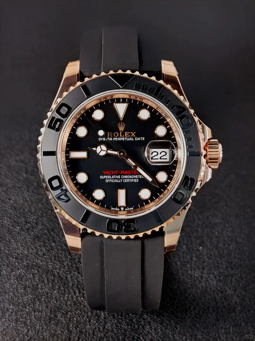 Rolex Yacht-Master 40 Oyster 40 mm Everose gold 126655