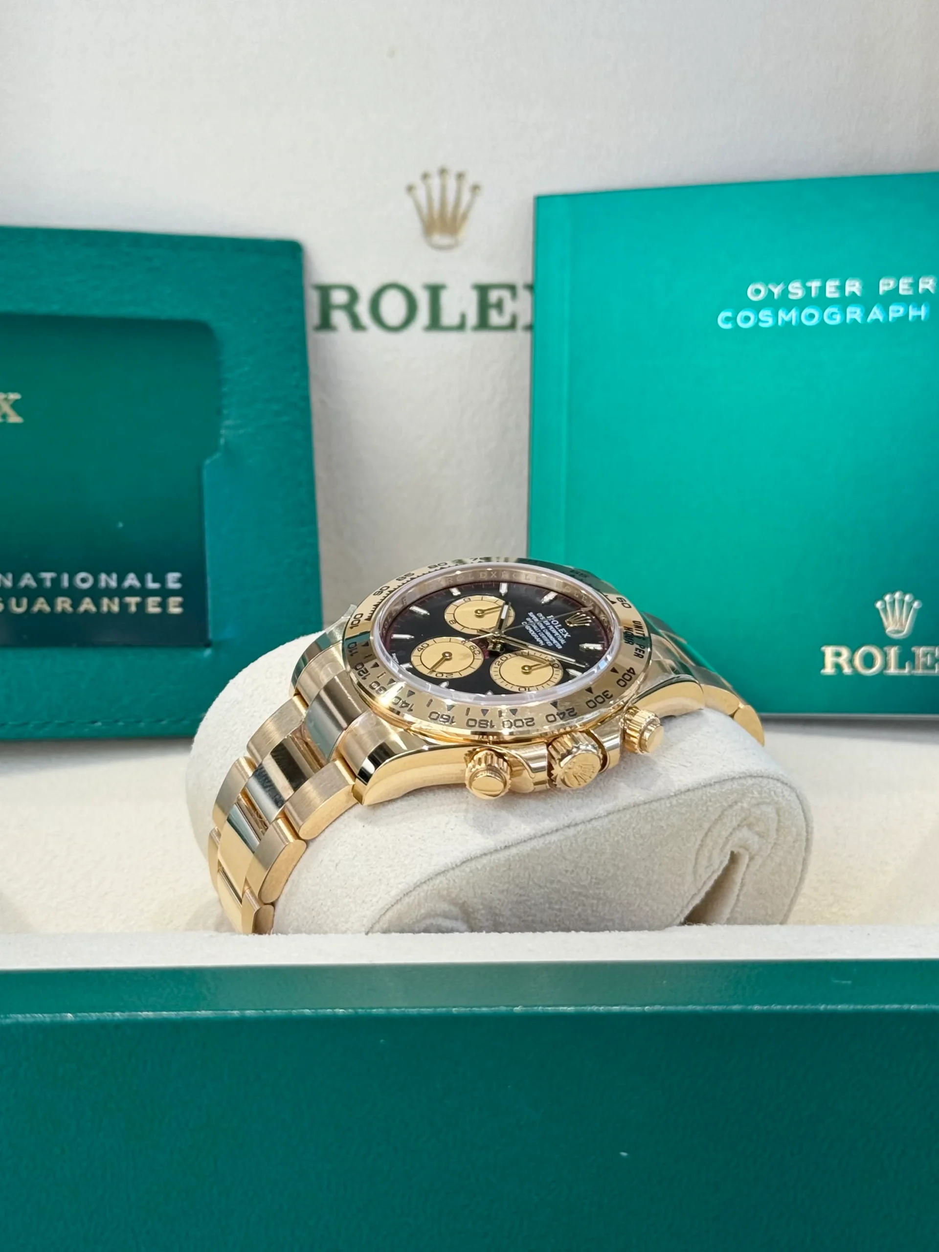 Superclone Rolex Daytona 40 mm Black Dial 126508
