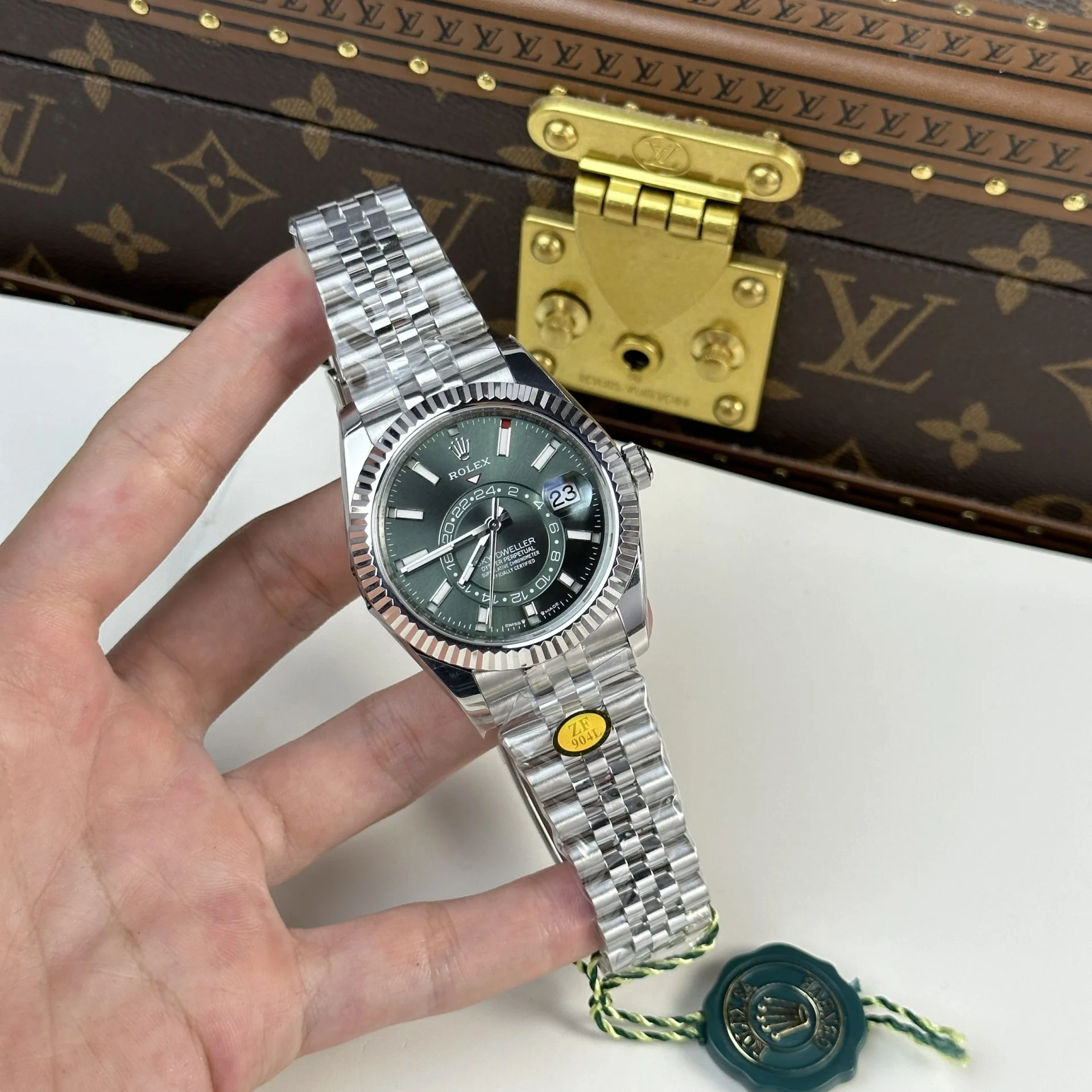 Superclone Rolex Sky-Dweller 42 mm Mint green Dial 336934 Jubilee