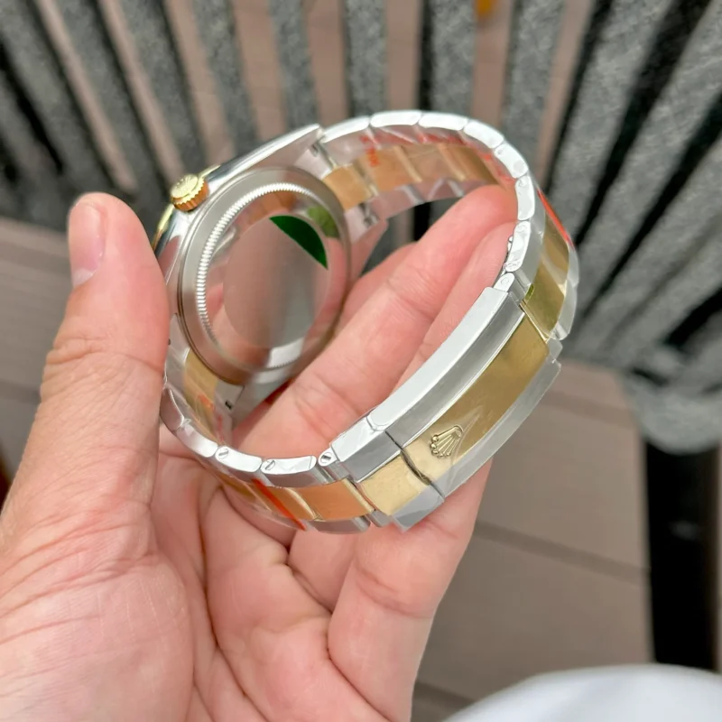 Superclone Rolex Sky-Dweller 42 mm Champagne Dial 336933