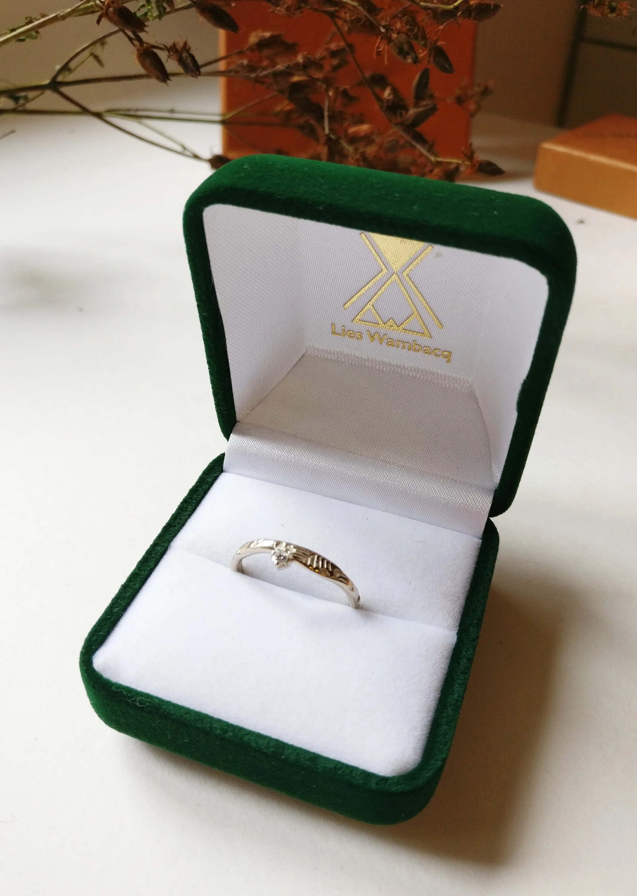 Ring 18K palladium wit goud met diamant: Eva