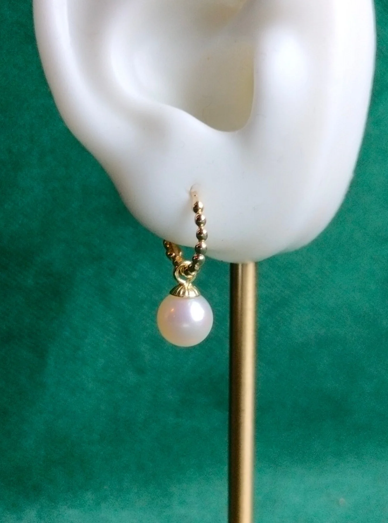 Oorringetjes in 14k geel goud met zoetwaterparel 7.5mm : Mathilde