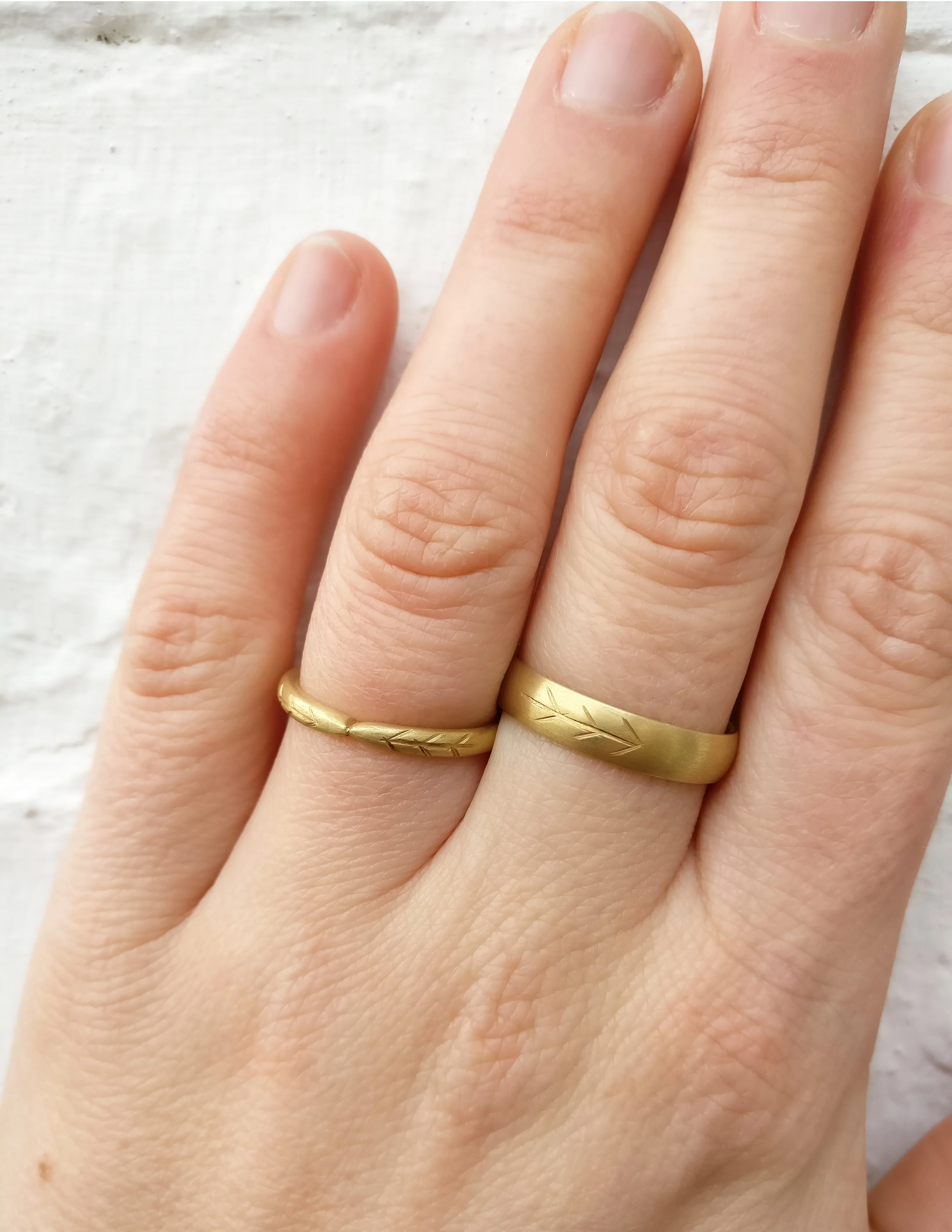 Trouwringen in 18k geel goud: Romeo en Julia