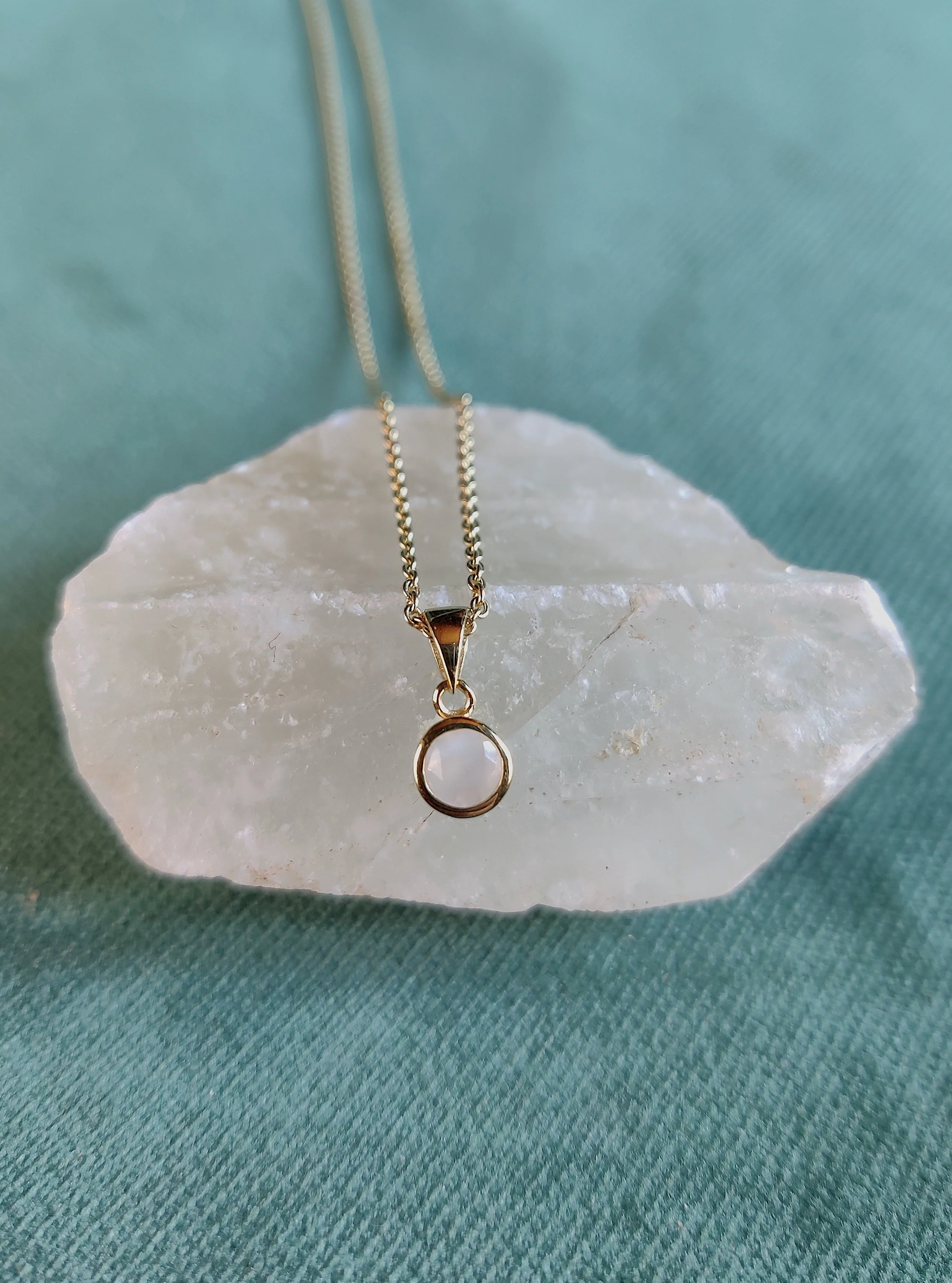 Hanger in 14k geel goud met maansteen - Juna