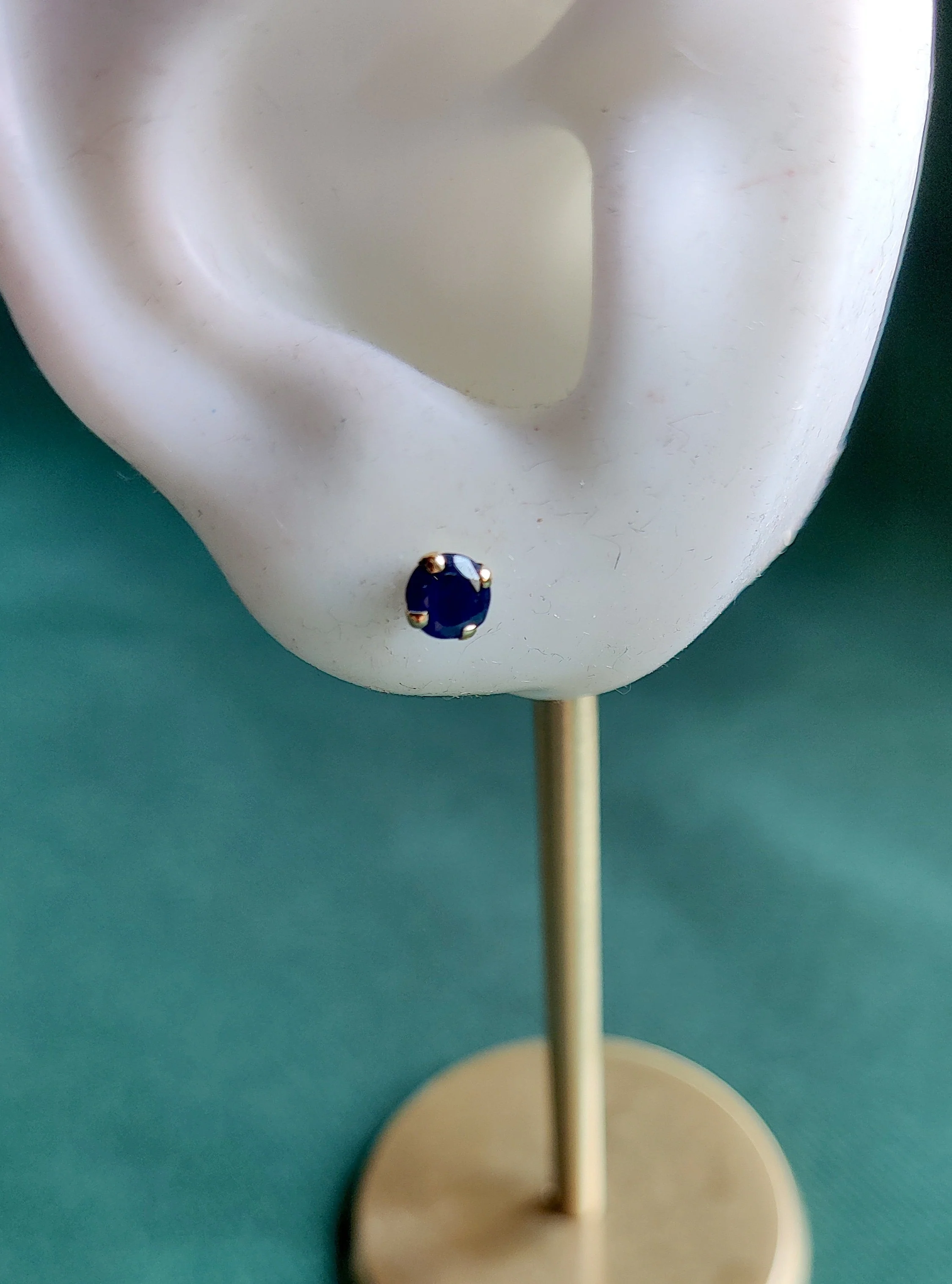 Oorbel in 14k geel goud met saffier - Septi