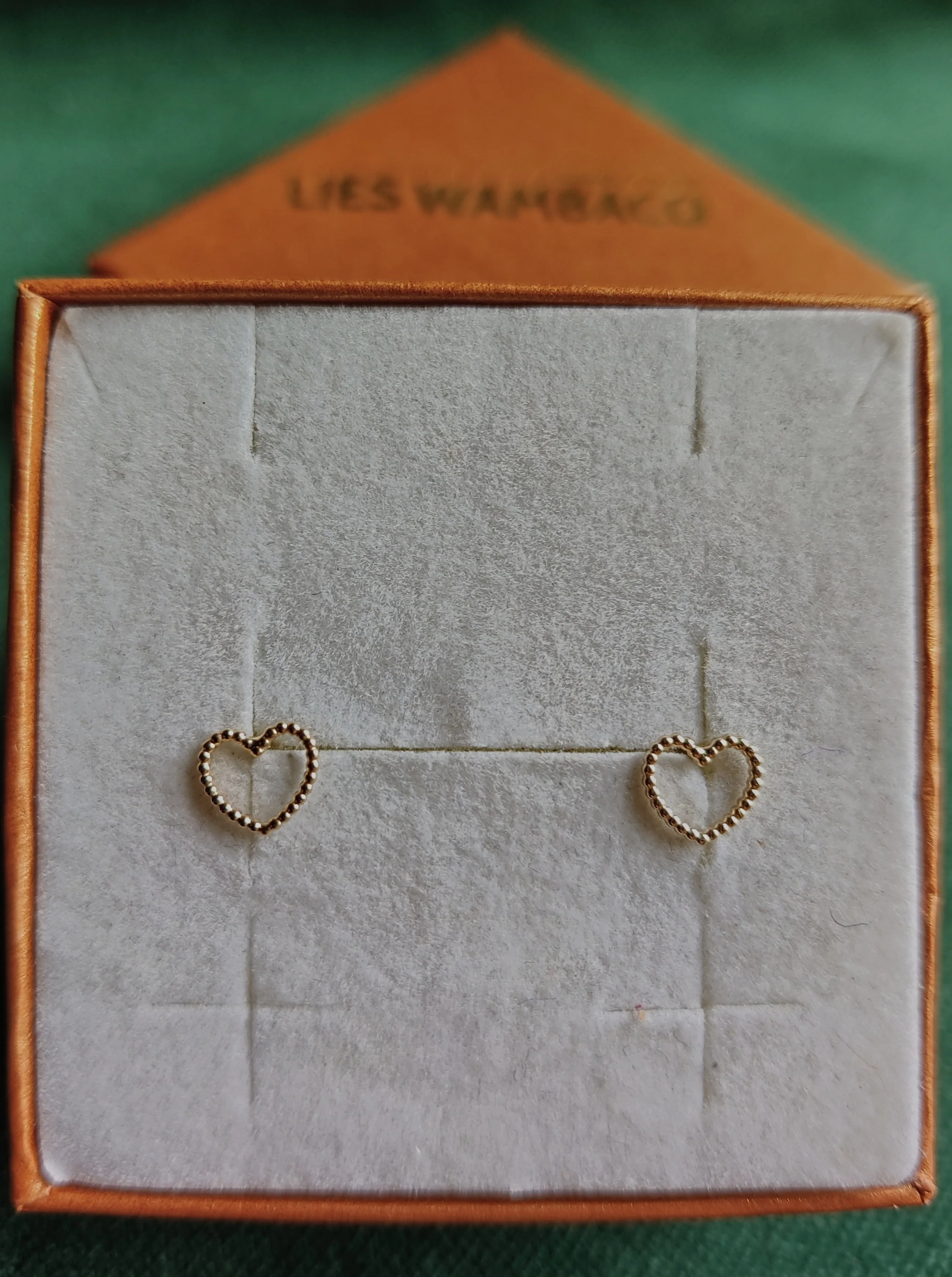 Oorbel in 14k geel goud met hartje - Elfie