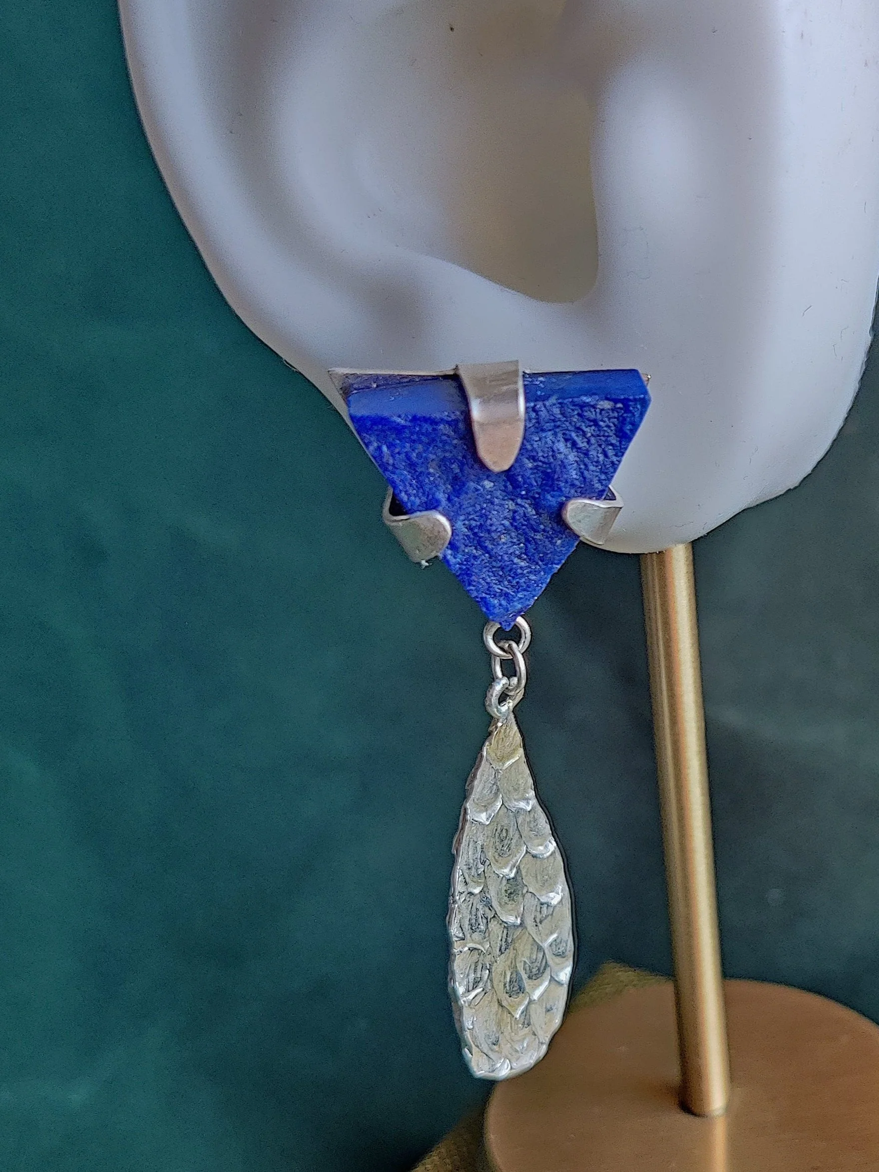 Oorbel in zilver met lapis lazulli