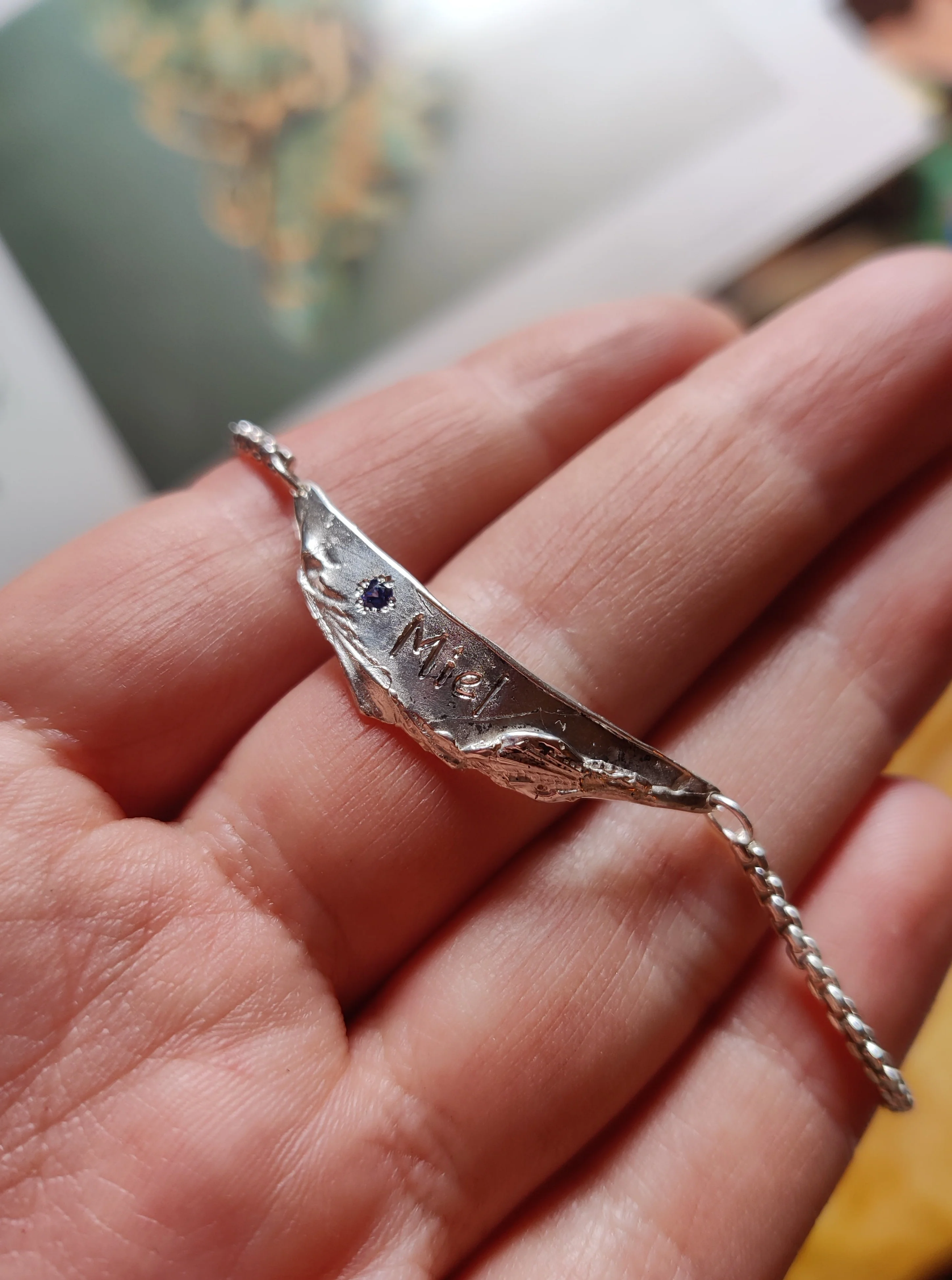 Armband in zilver met tanzaniet: op maat gemaakt.