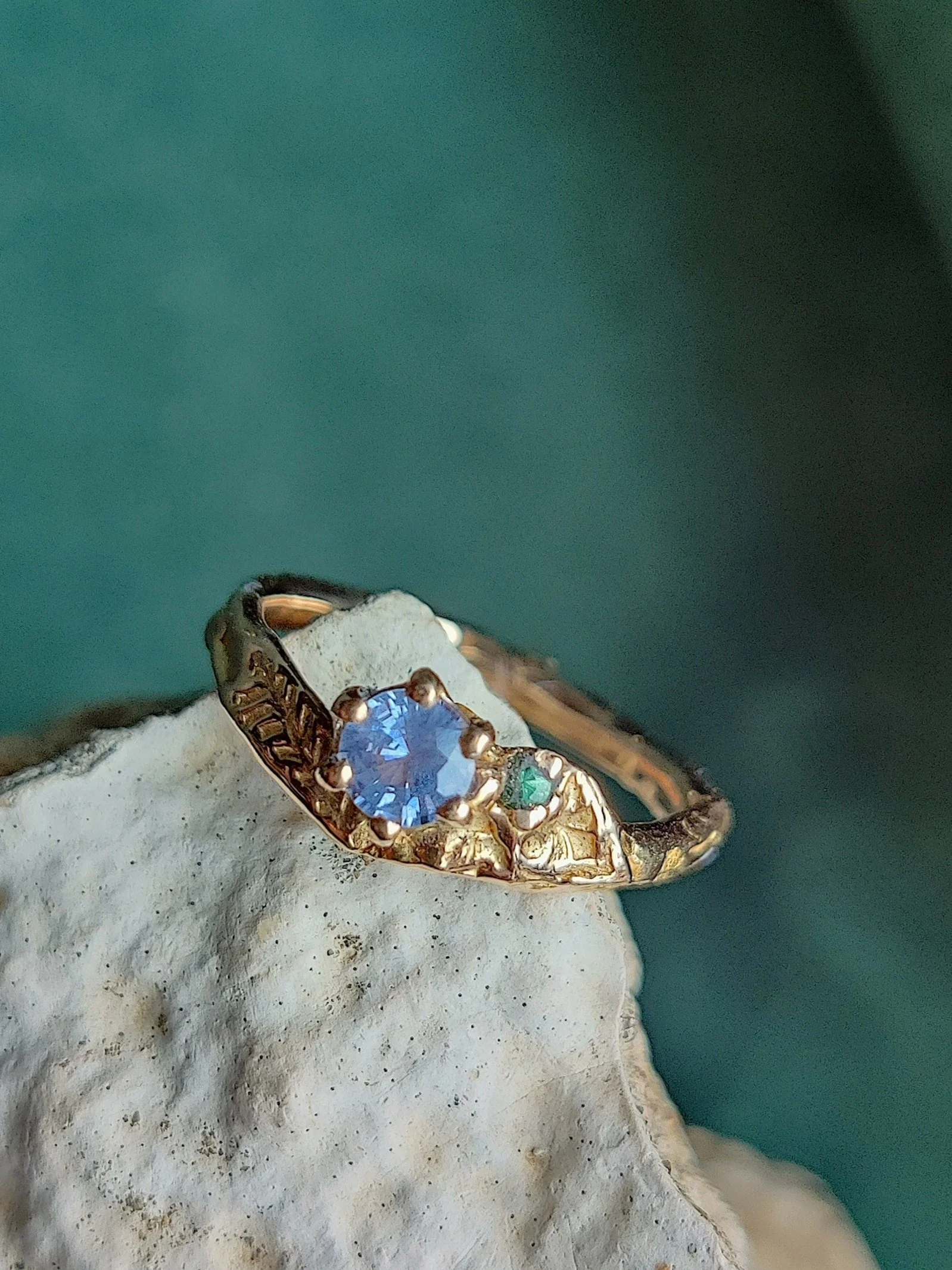 Ring in 18K rosé goud met paarse saffier: Theresa