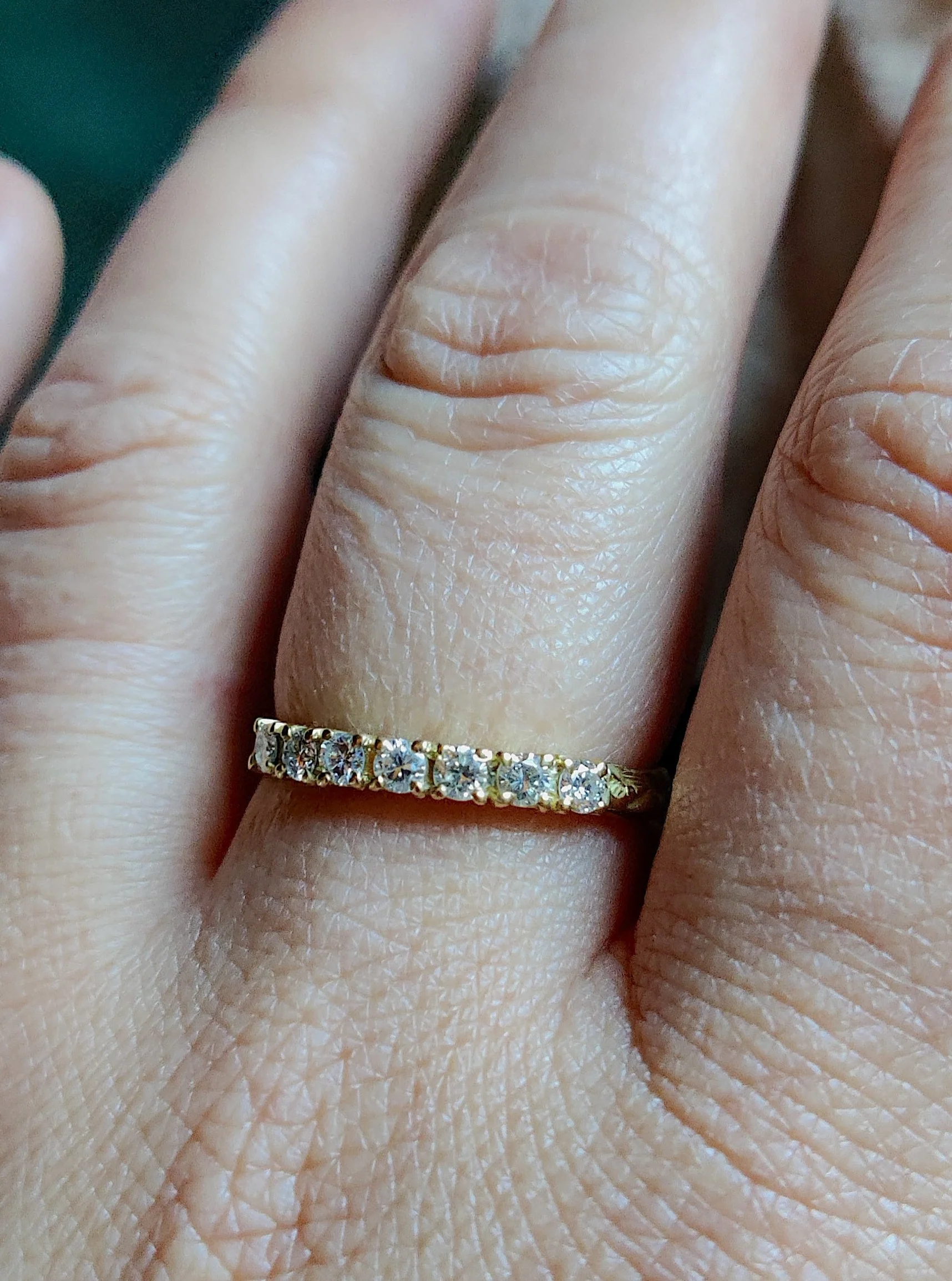 Ring in 18k geel goud met witte diamanten - Stien